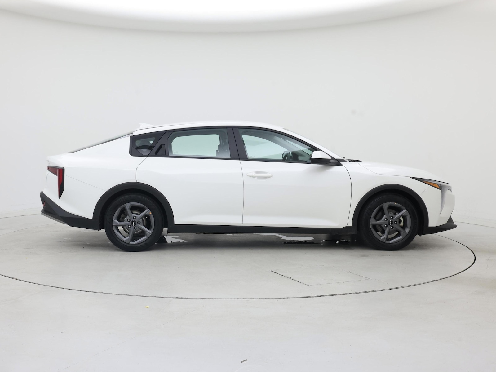 2025 Kia K4 LXS - Photo 8