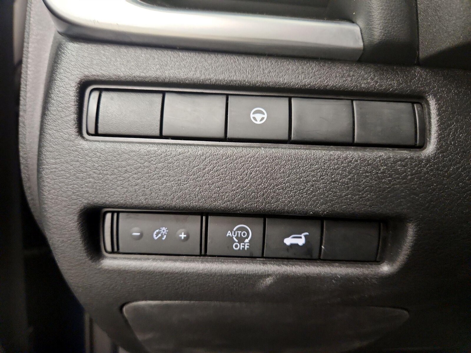 2025 Nissan Rogue SV - Photo 14