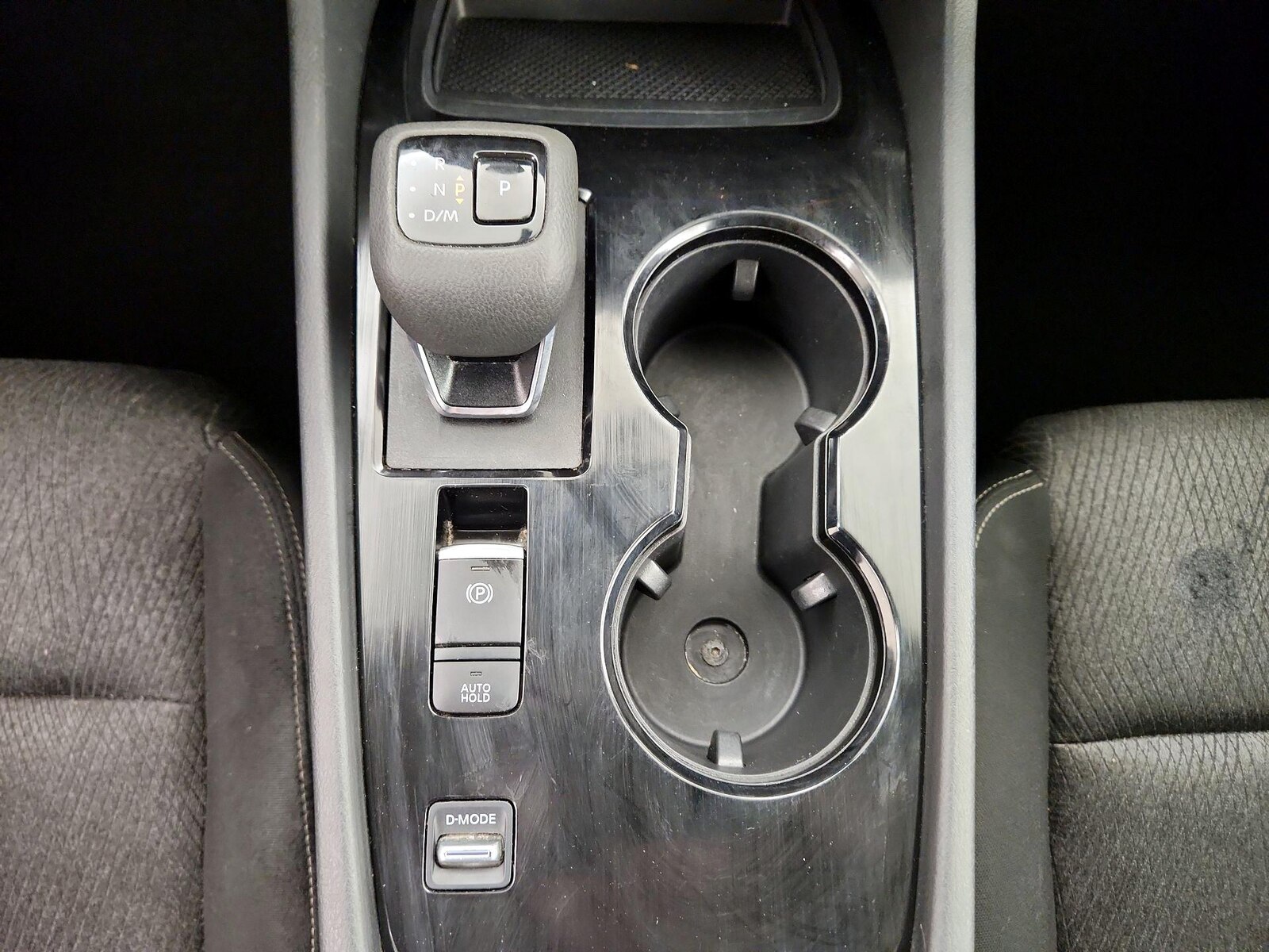 2025 Nissan Rogue SV - Photo 18