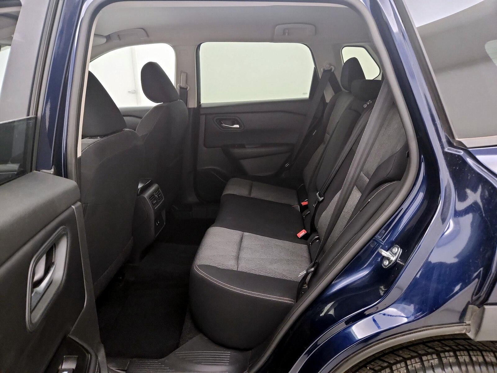 2025 Nissan Rogue SV - Photo 20