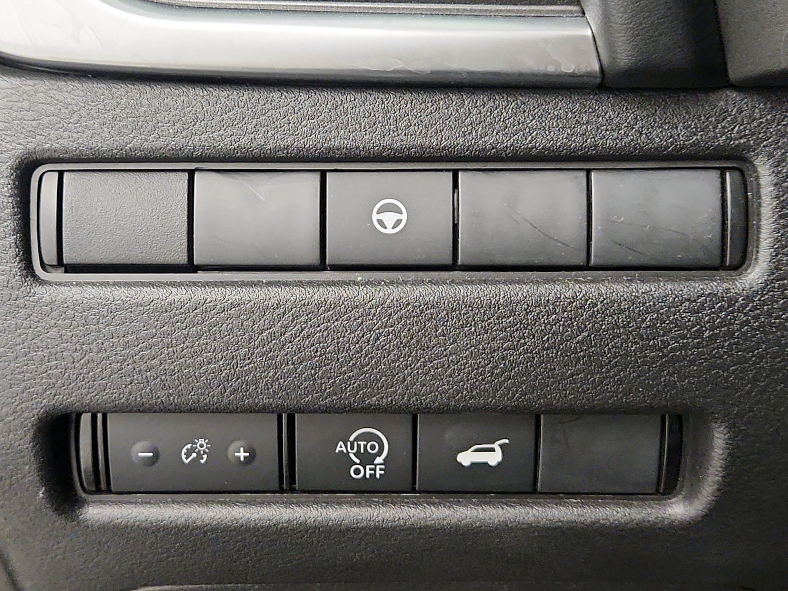 2025 Nissan Rogue SV - Photo 14