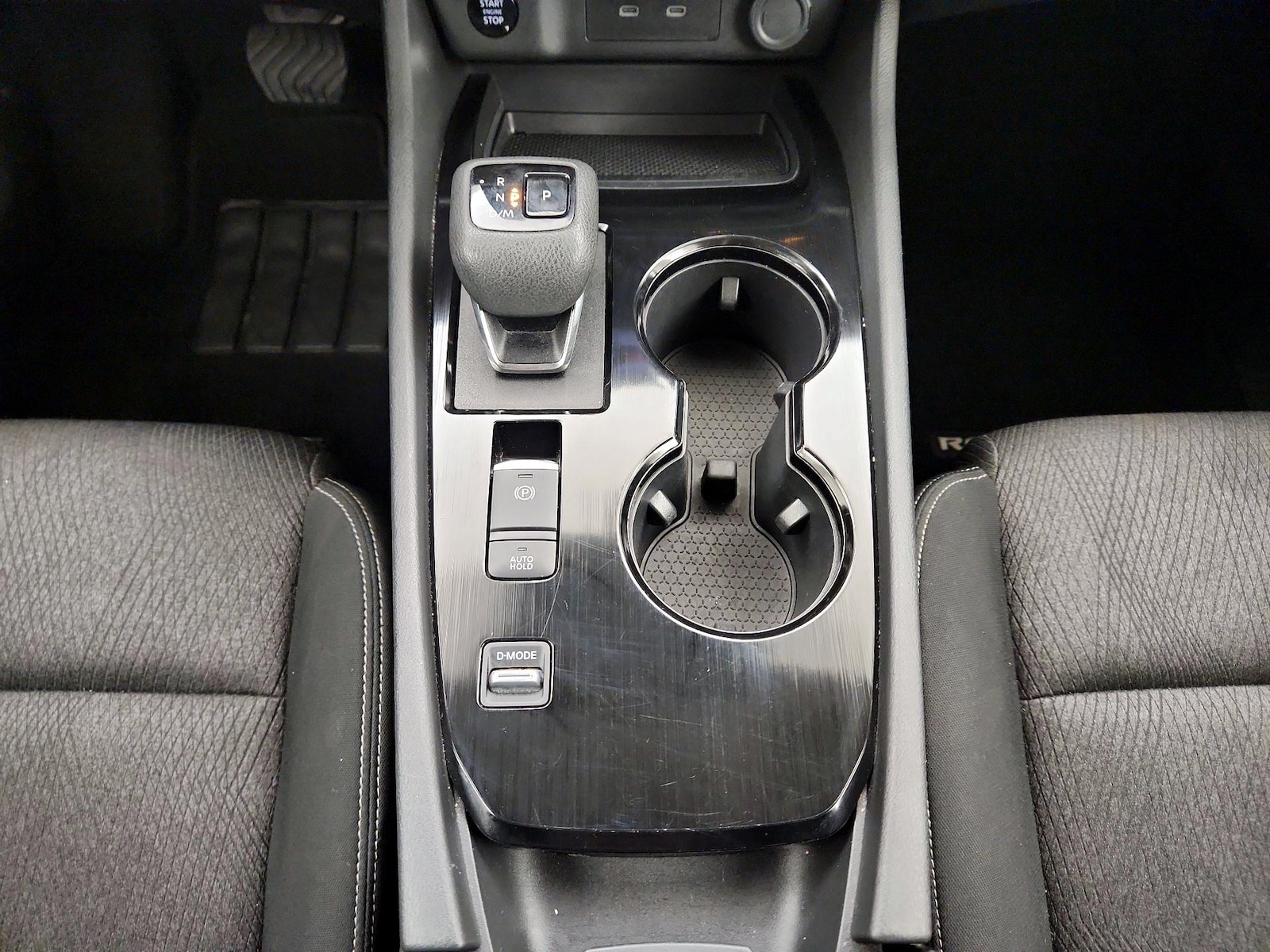 2025 Nissan Rogue SV - Photo 18
