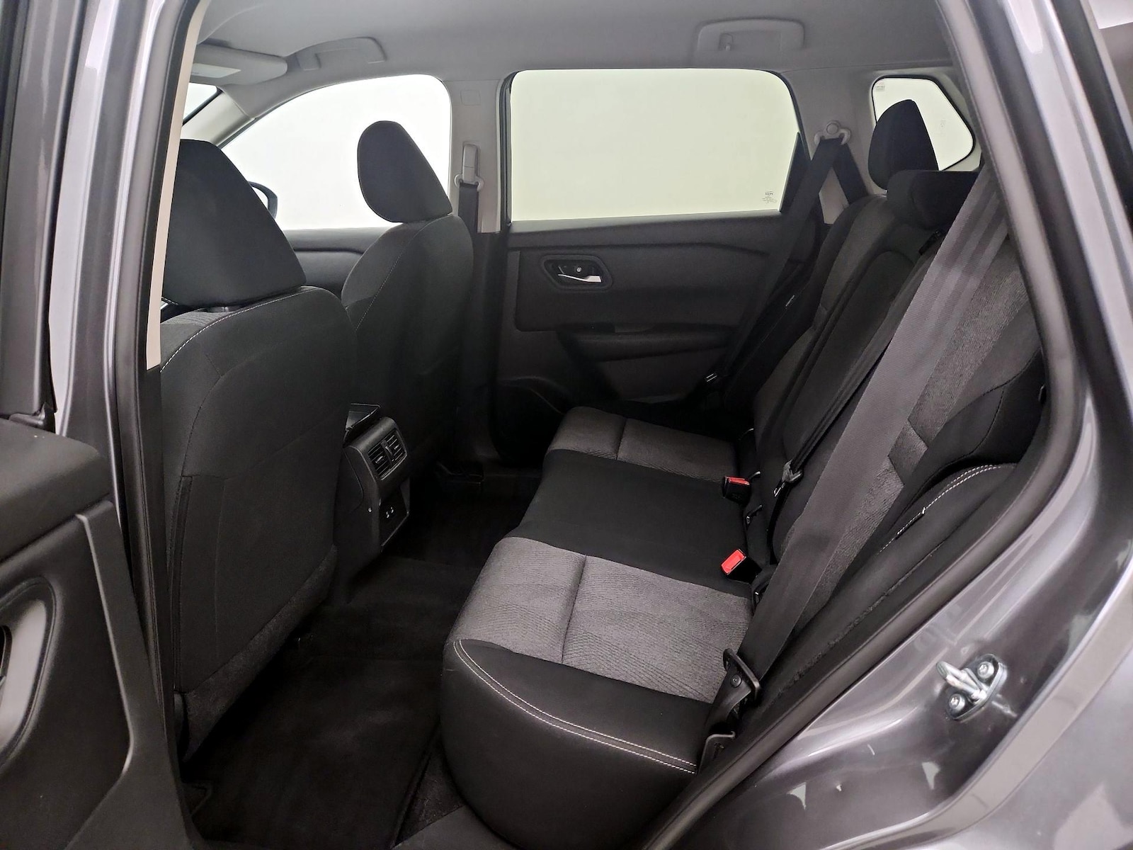 2025 Nissan Rogue SV - Photo 20