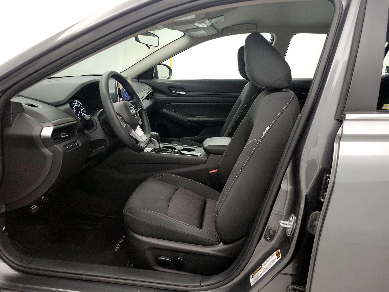 2025 Nissan Altima SV - Photo 12