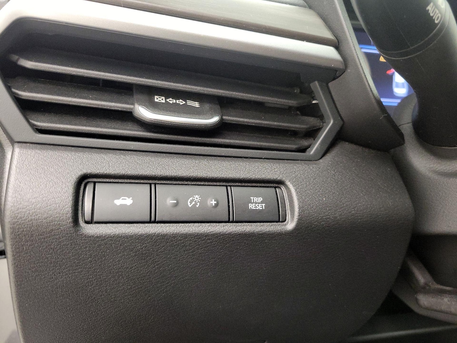 2025 Nissan Altima SV - Photo 14