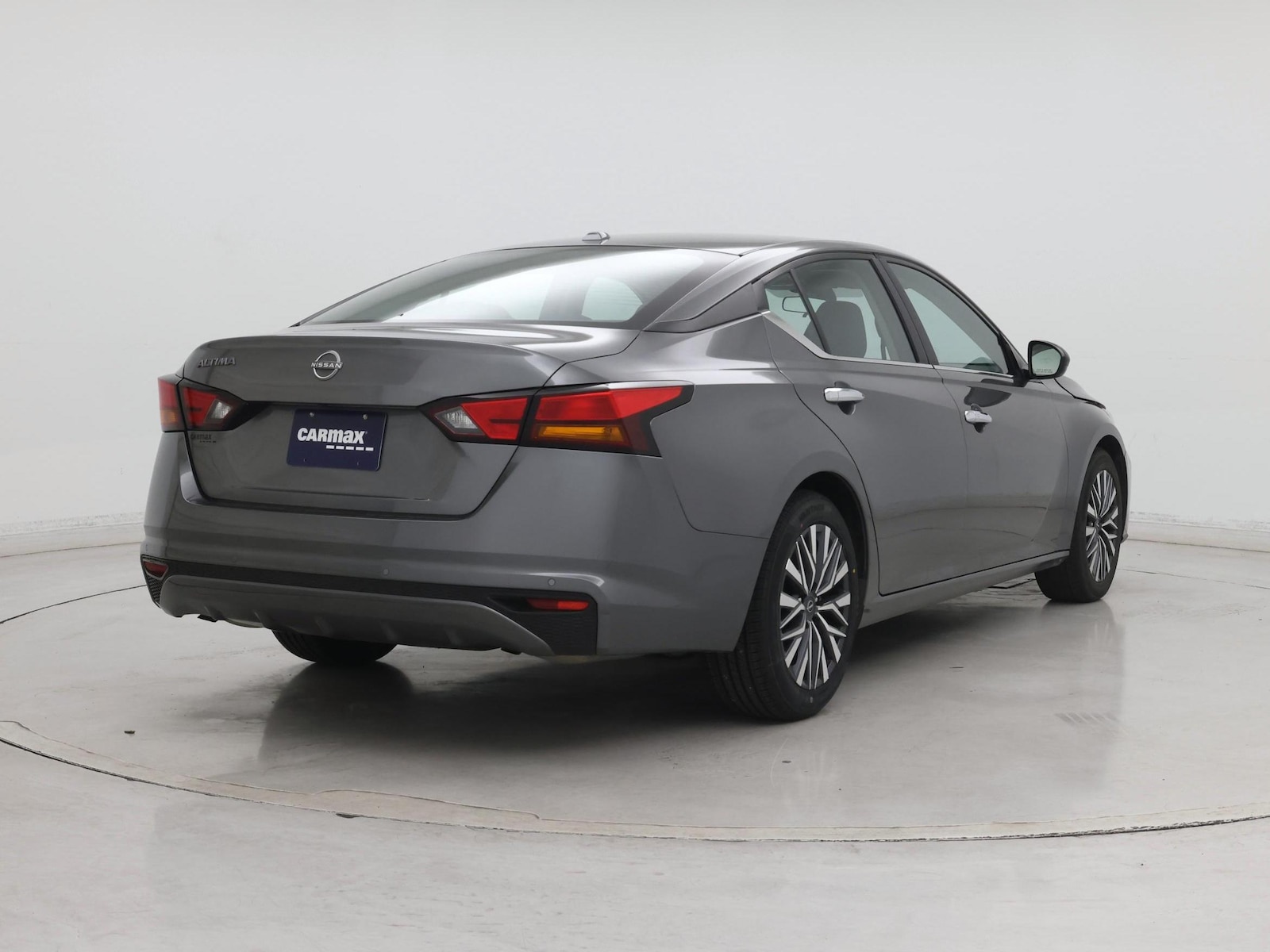 2025 Nissan Altima SV - Photo 9