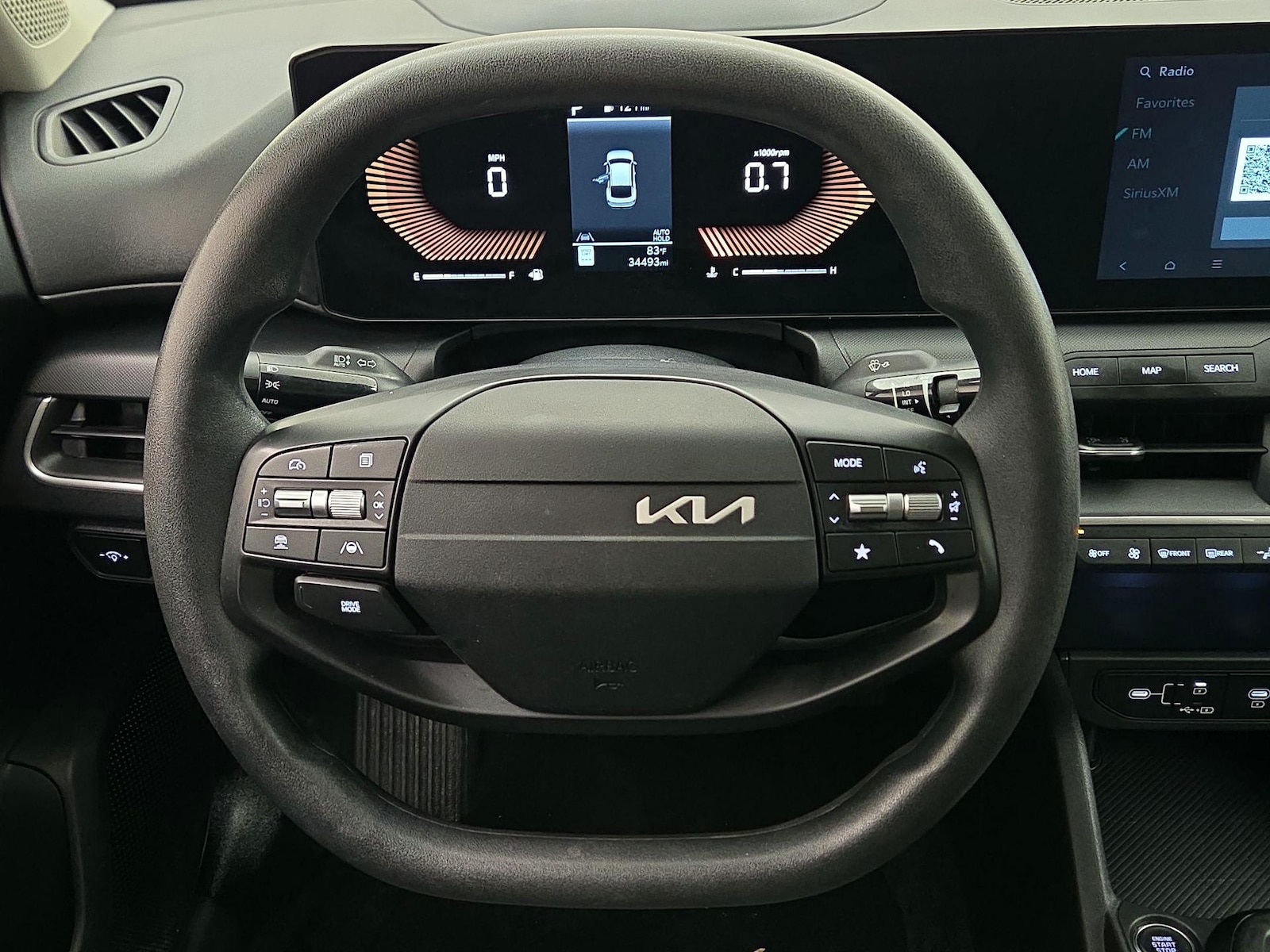 2025 Kia K4 LXS - Photo 11