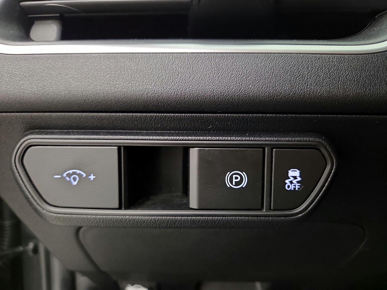 2025 Kia K4 LXS - Photo 14