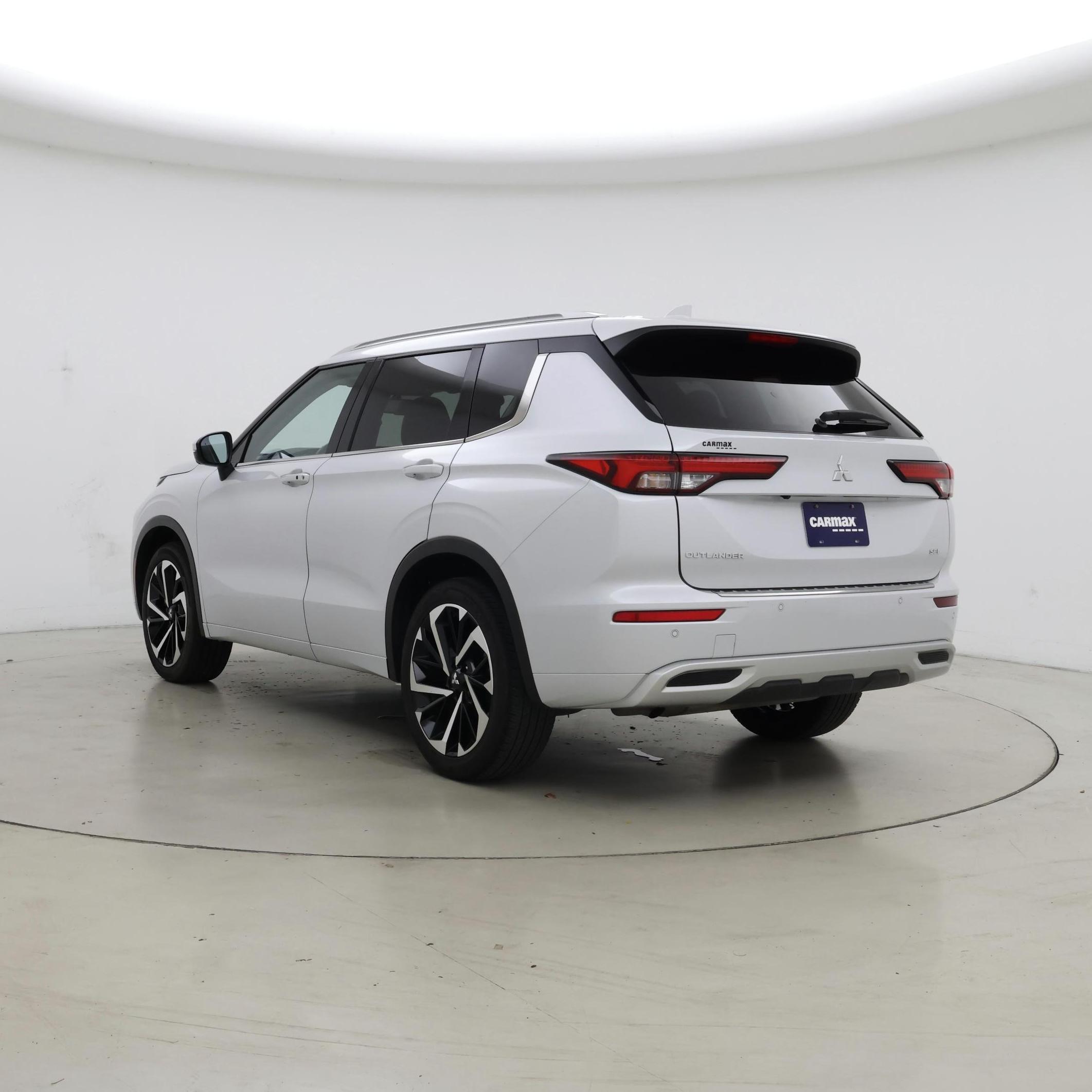 Thumbnail: 2024 Mitsubishi Outlander - 2
