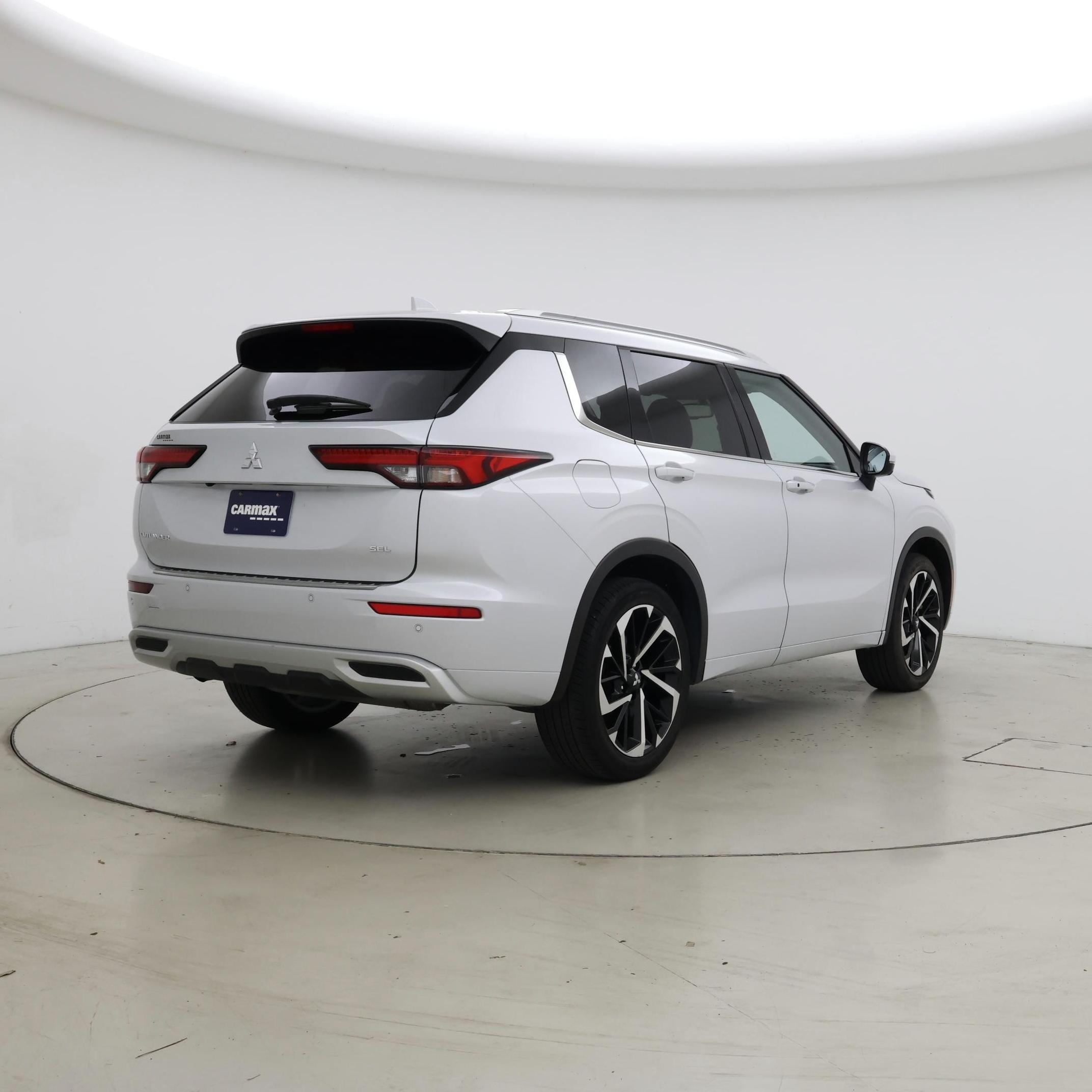 Thumbnail: 2024 Mitsubishi Outlander - 8