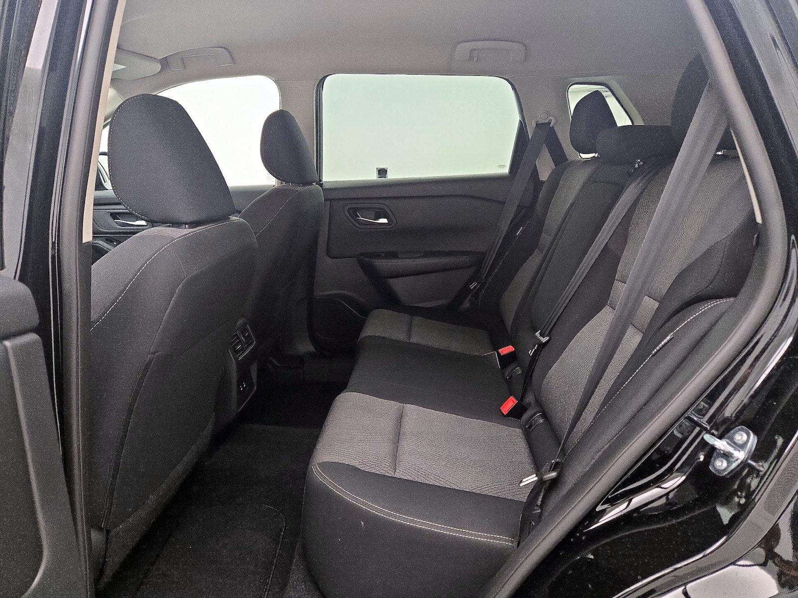 2025 Nissan Rogue SV - Photo 20
