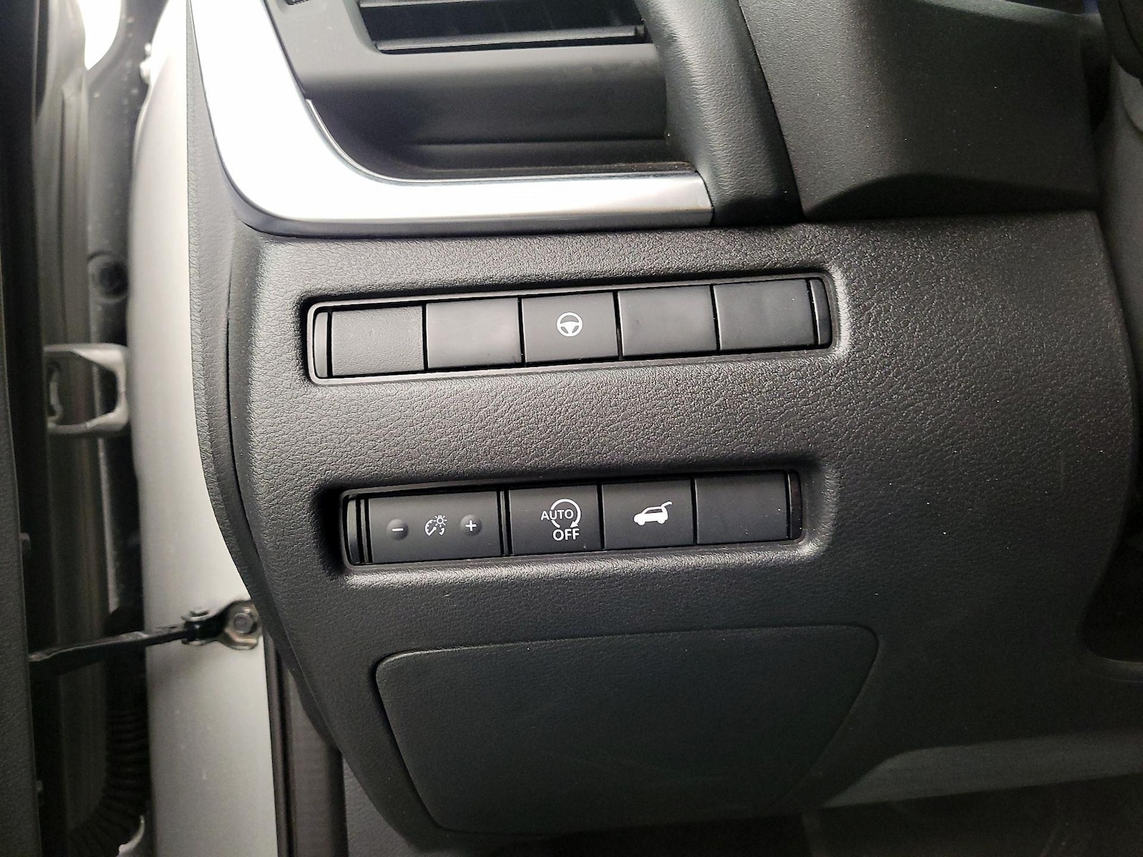2025 Nissan Rogue SV - Photo 14