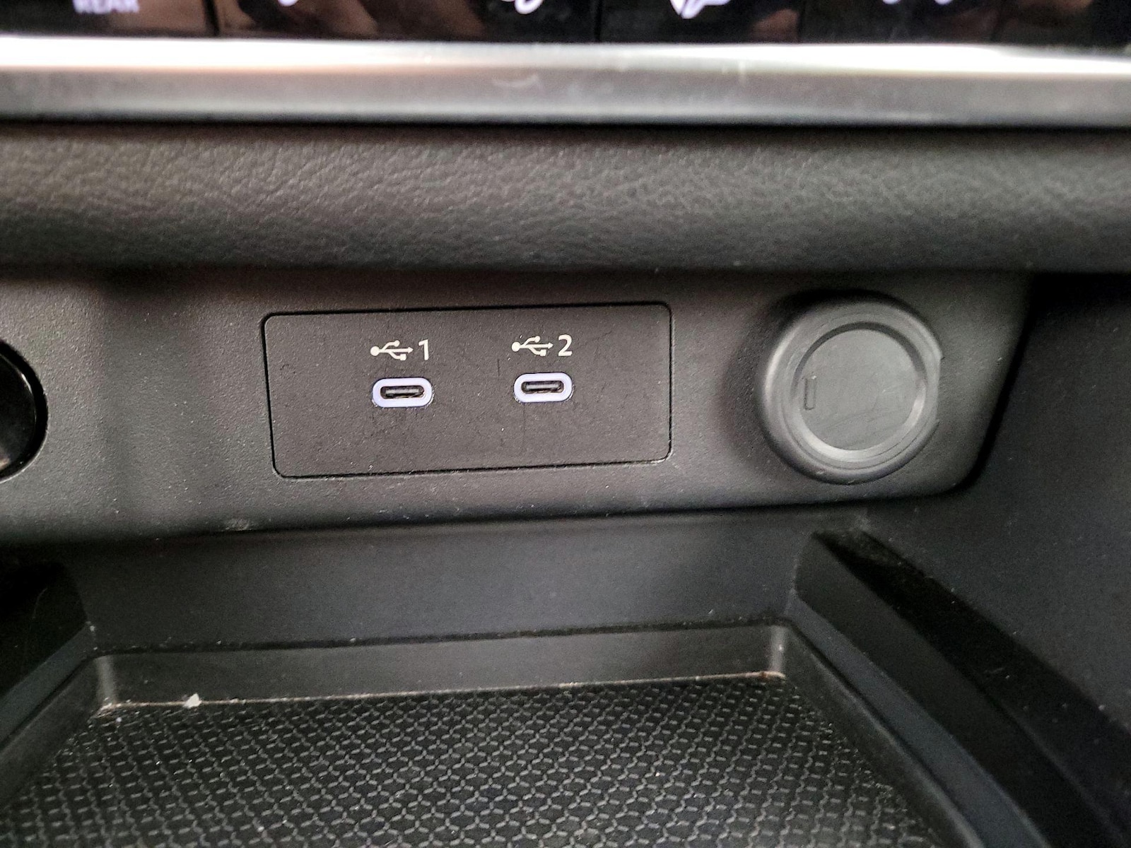 2025 Nissan Rogue SV - Photo 19