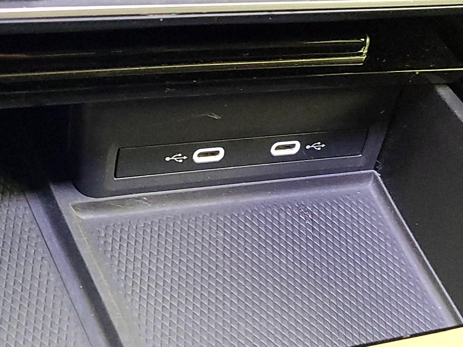 2024 Volkswagen Atlas SE w/Tech - Photo 19