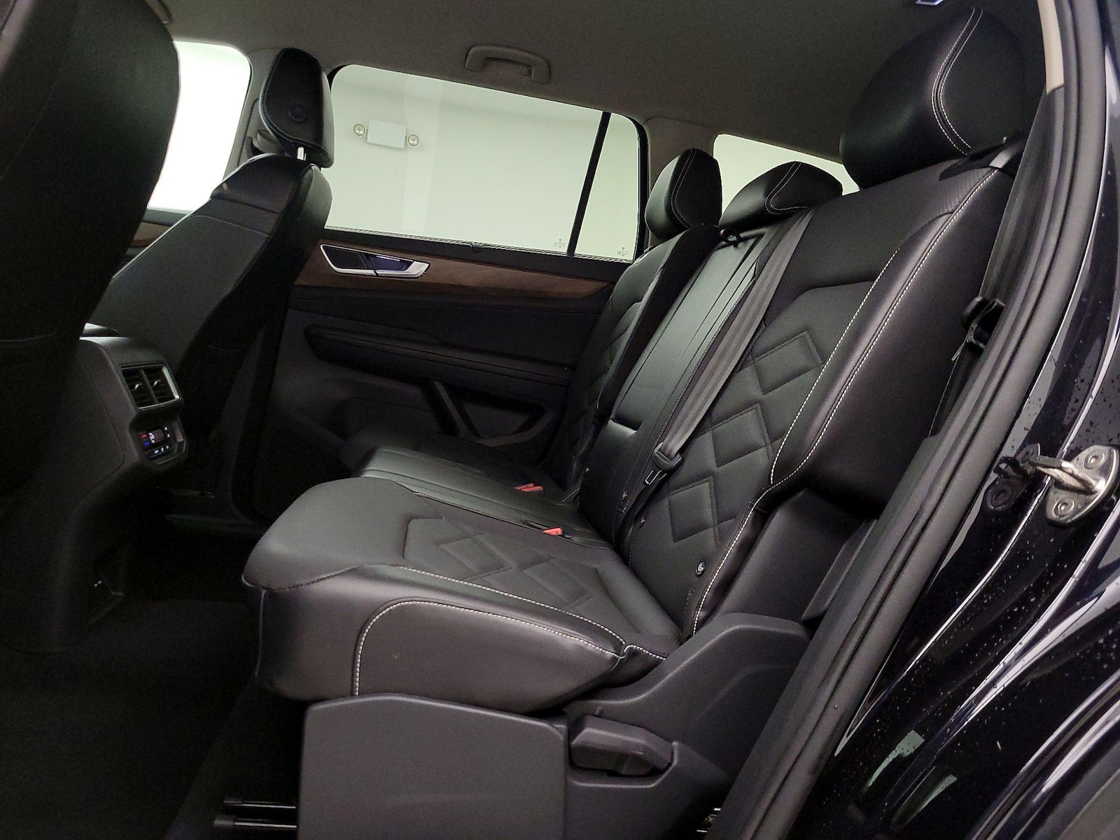 2024 Volkswagen Atlas SE w/Tech - Photo 20