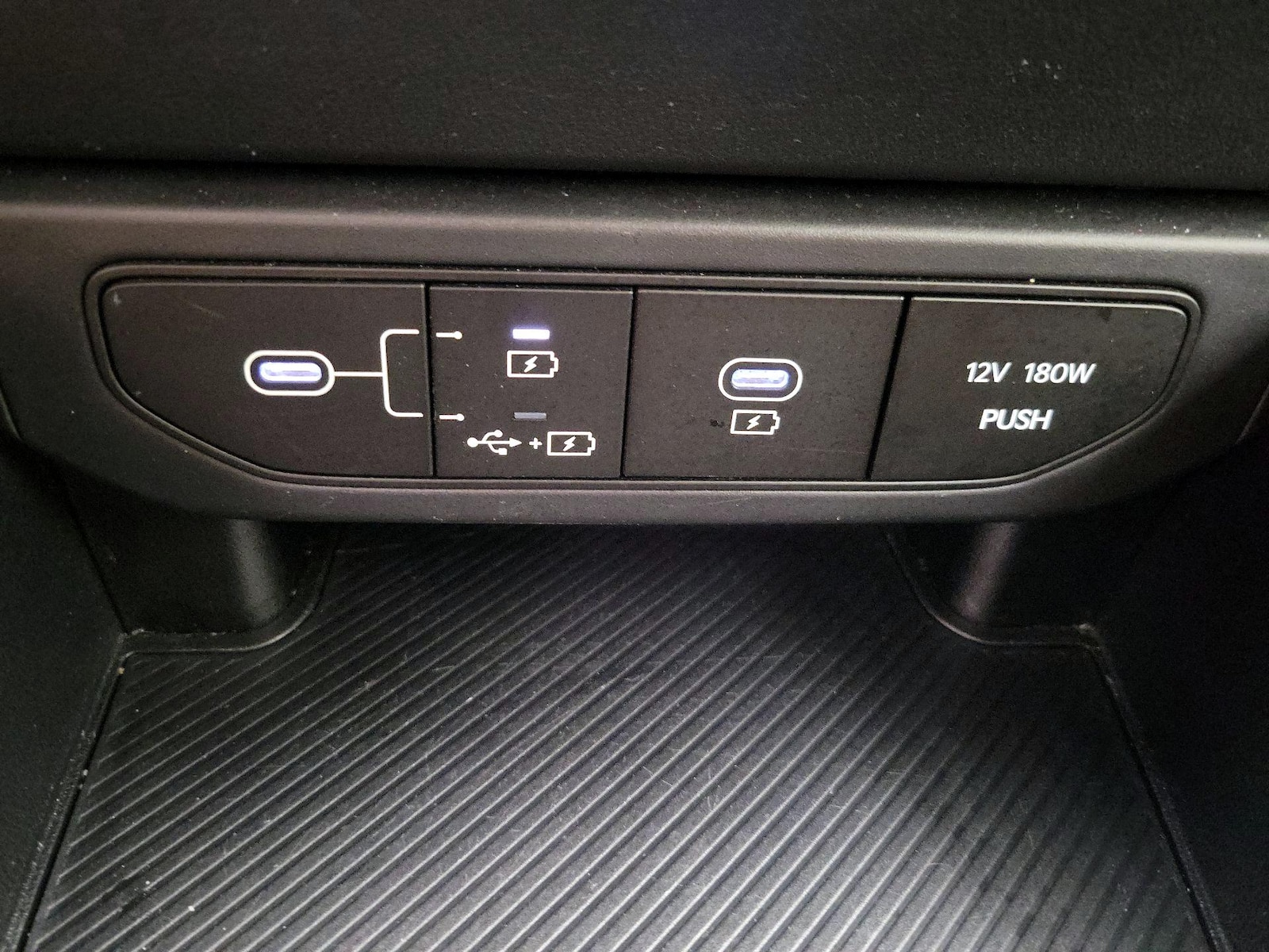 2025 Kia K4 LXS - Photo 19