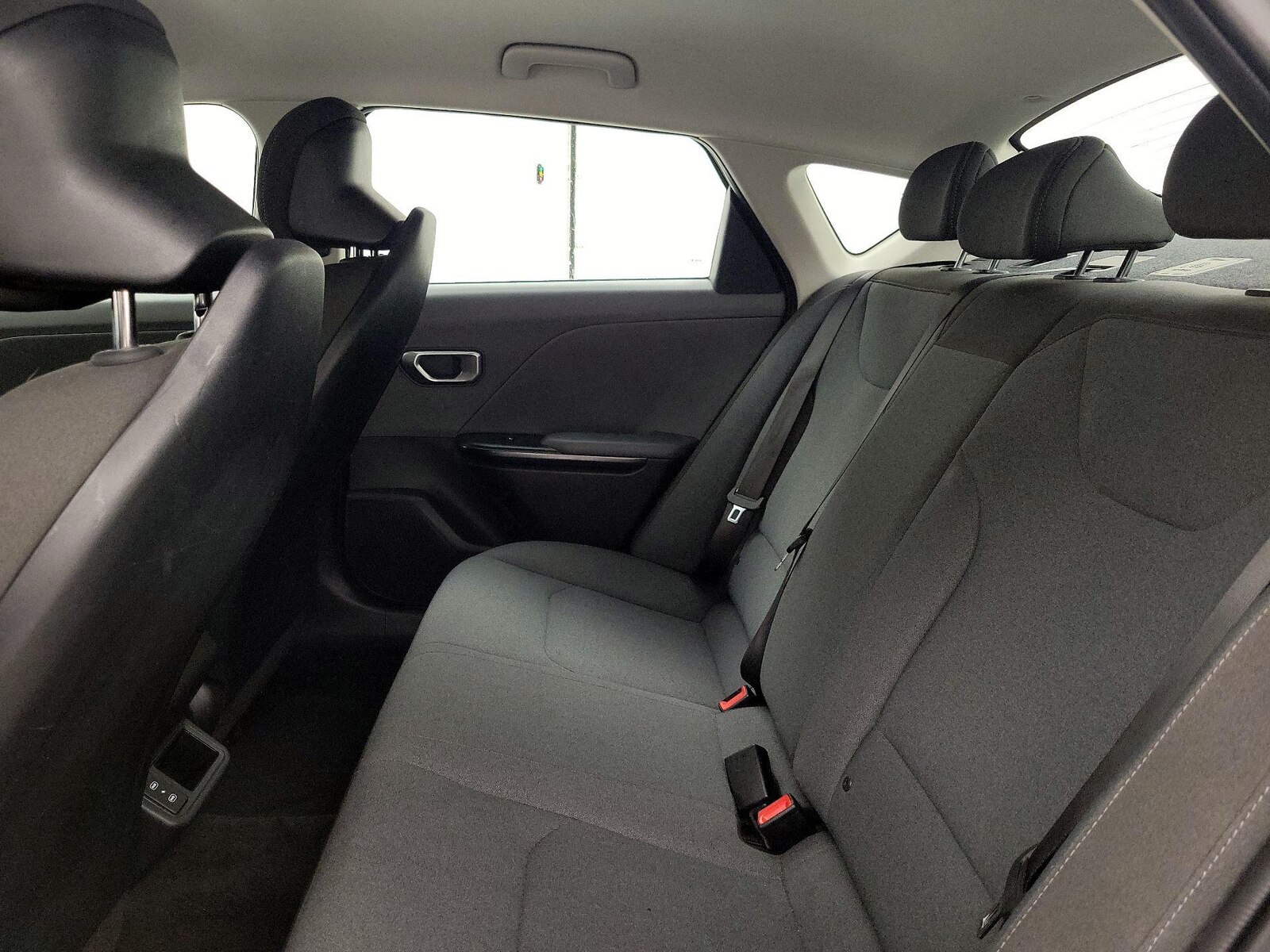 2025 Kia K4 LXS - Photo 20