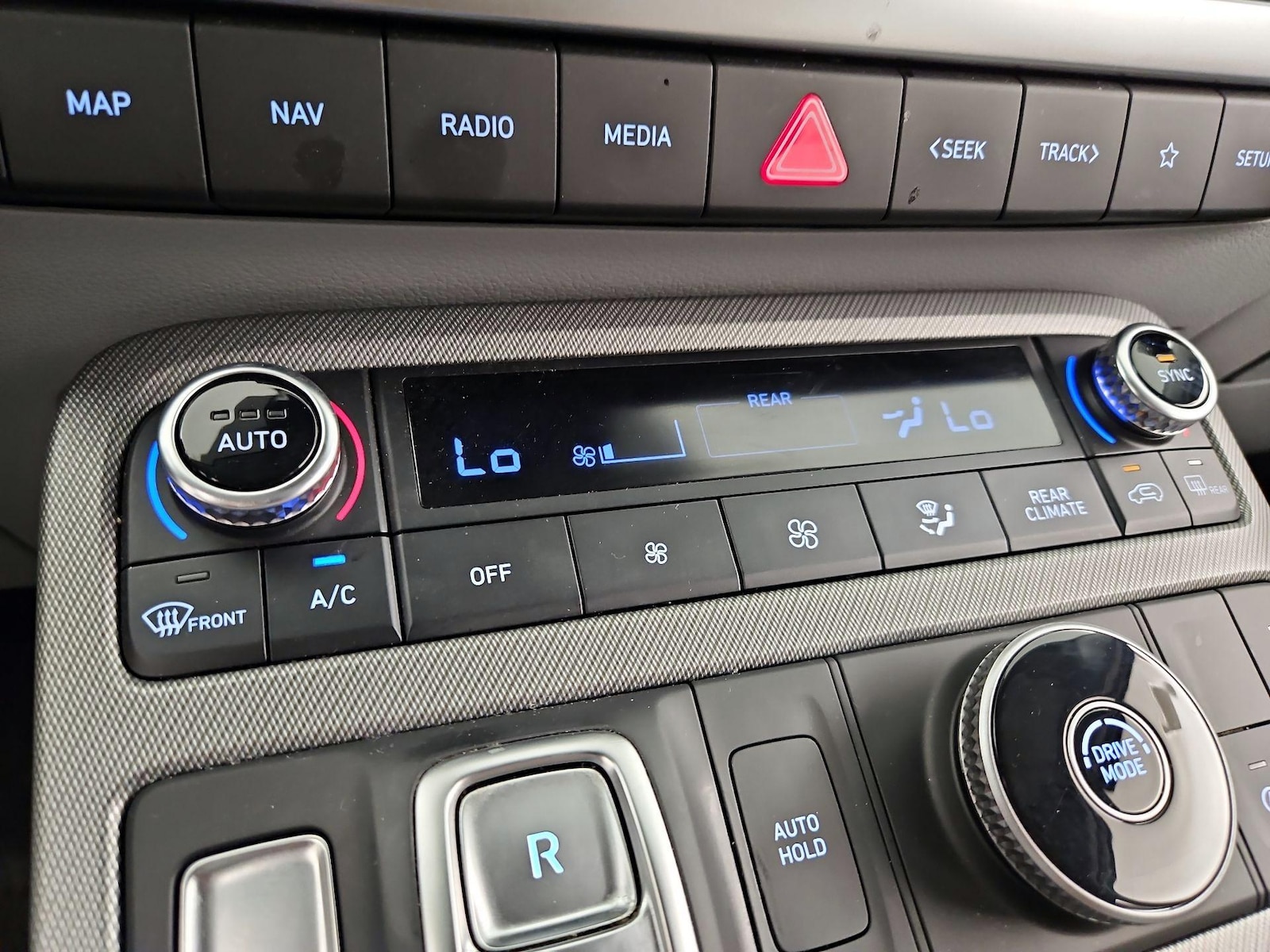 2025 Hyundai Palisade SEL - Photo 18