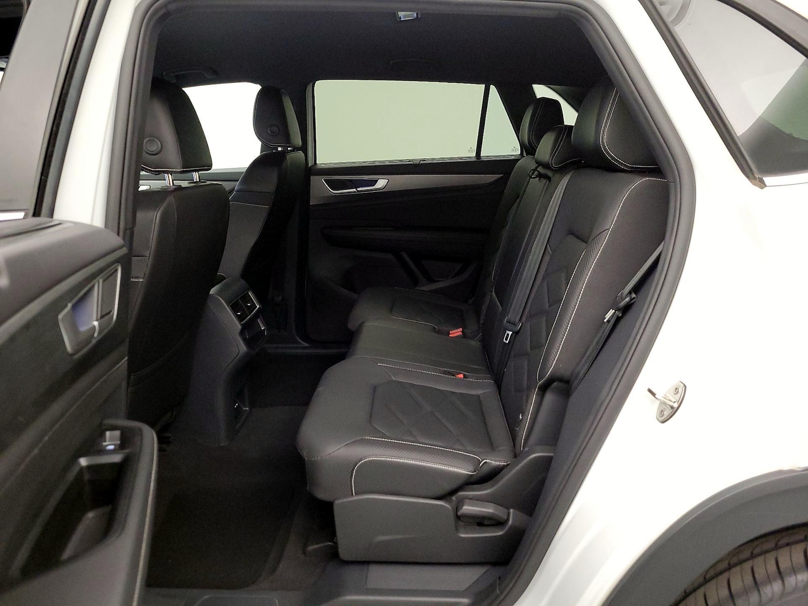 2025 Volkswagen Atlas Cross Sport SE w/Tech - Photo 20