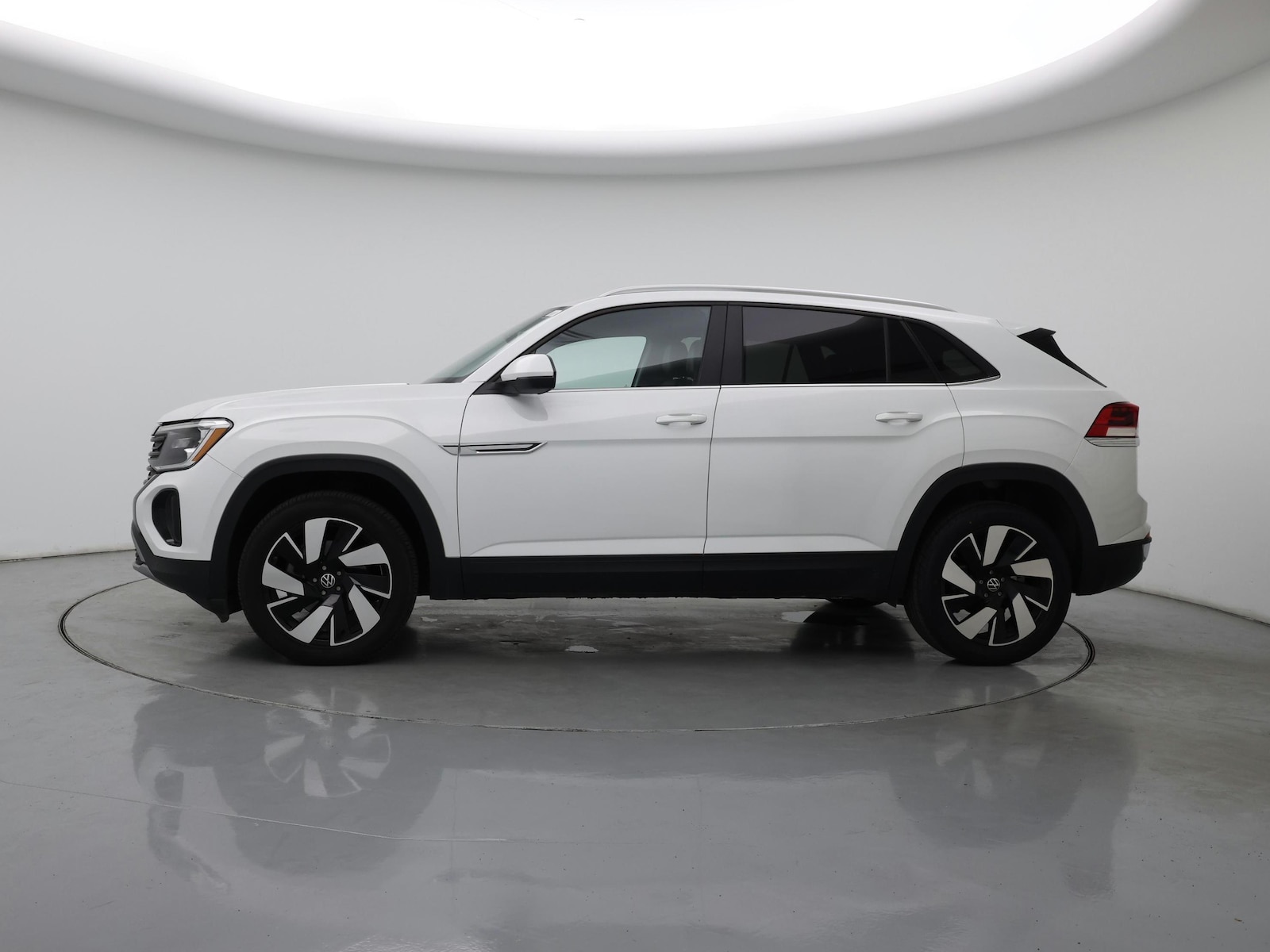 2025 Volkswagen Atlas Cross Sport SE w/Tech - Photo 4