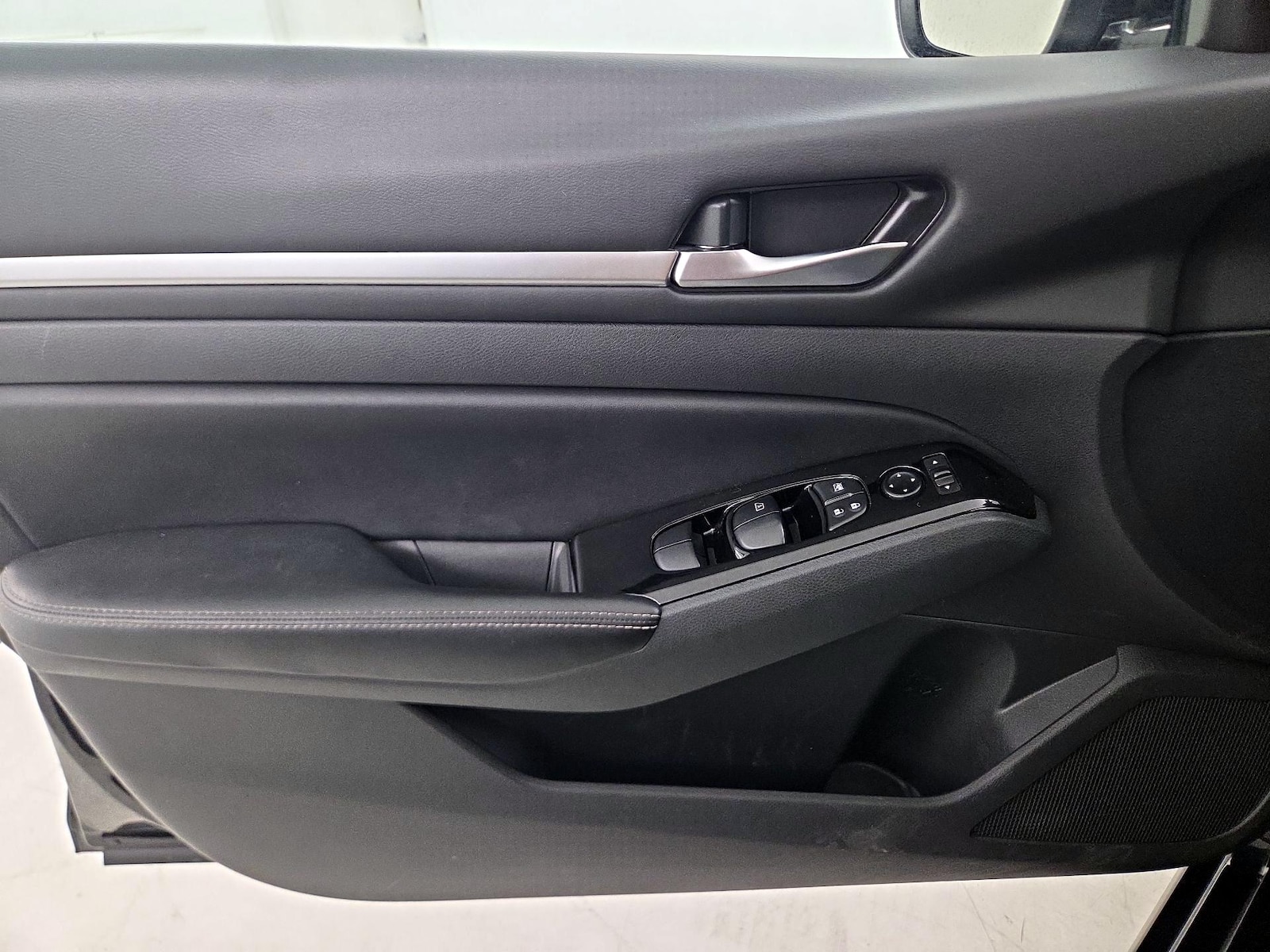 2024 Nissan Altima SL - Photo 13