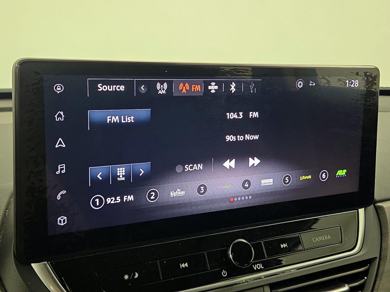2024 Nissan Altima SL - Photo 17