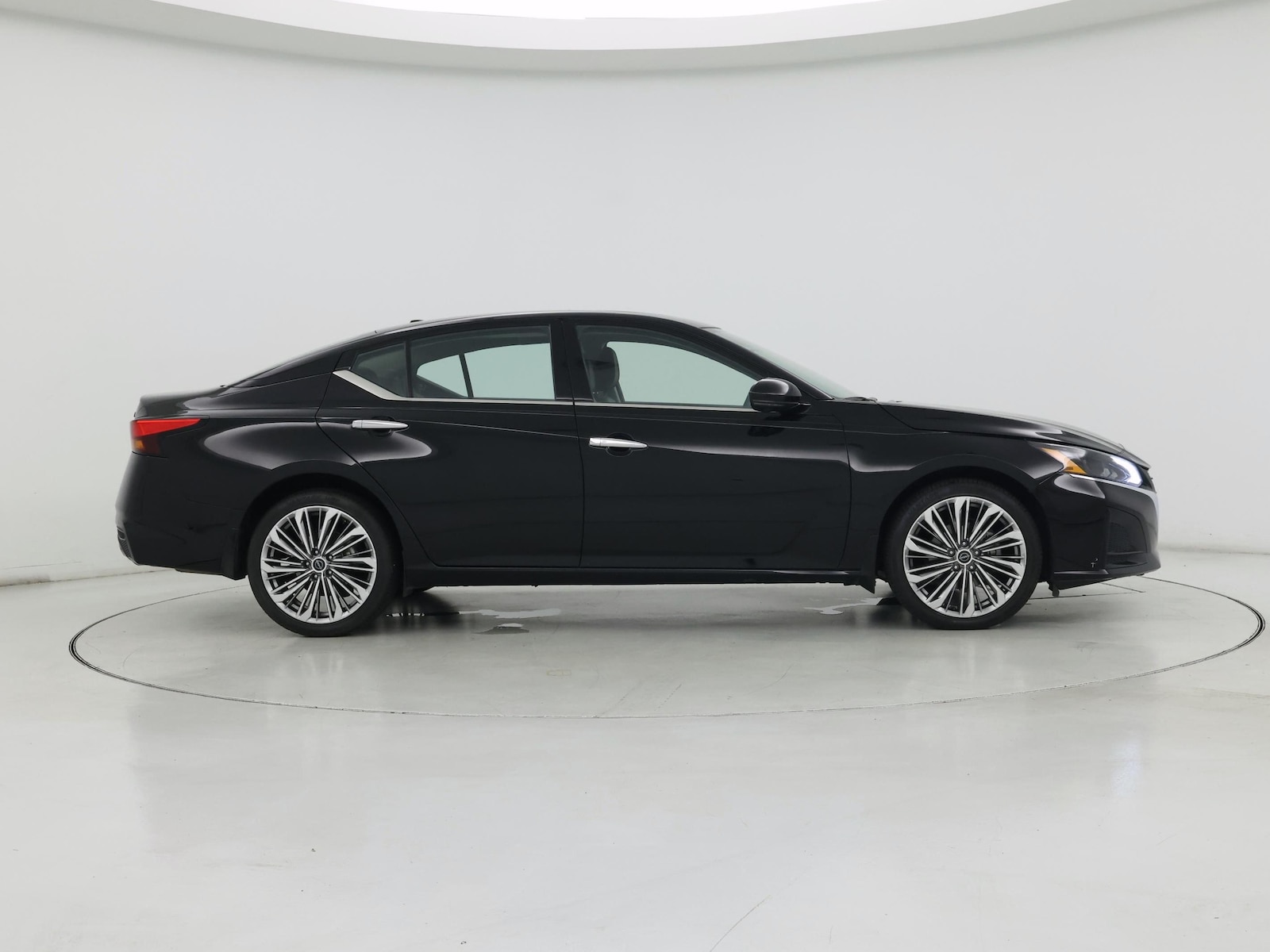 2024 Nissan Altima SL - Photo 8