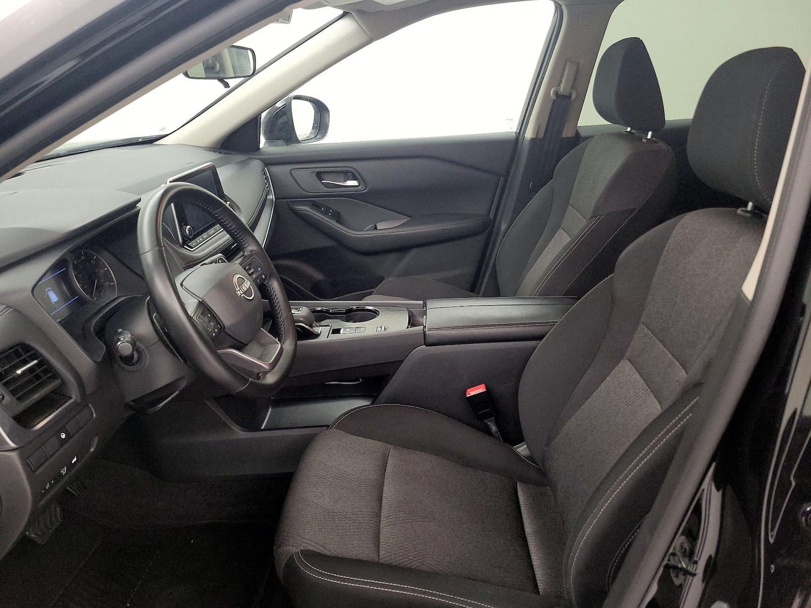 2025 Nissan Rogue SV - Photo 12