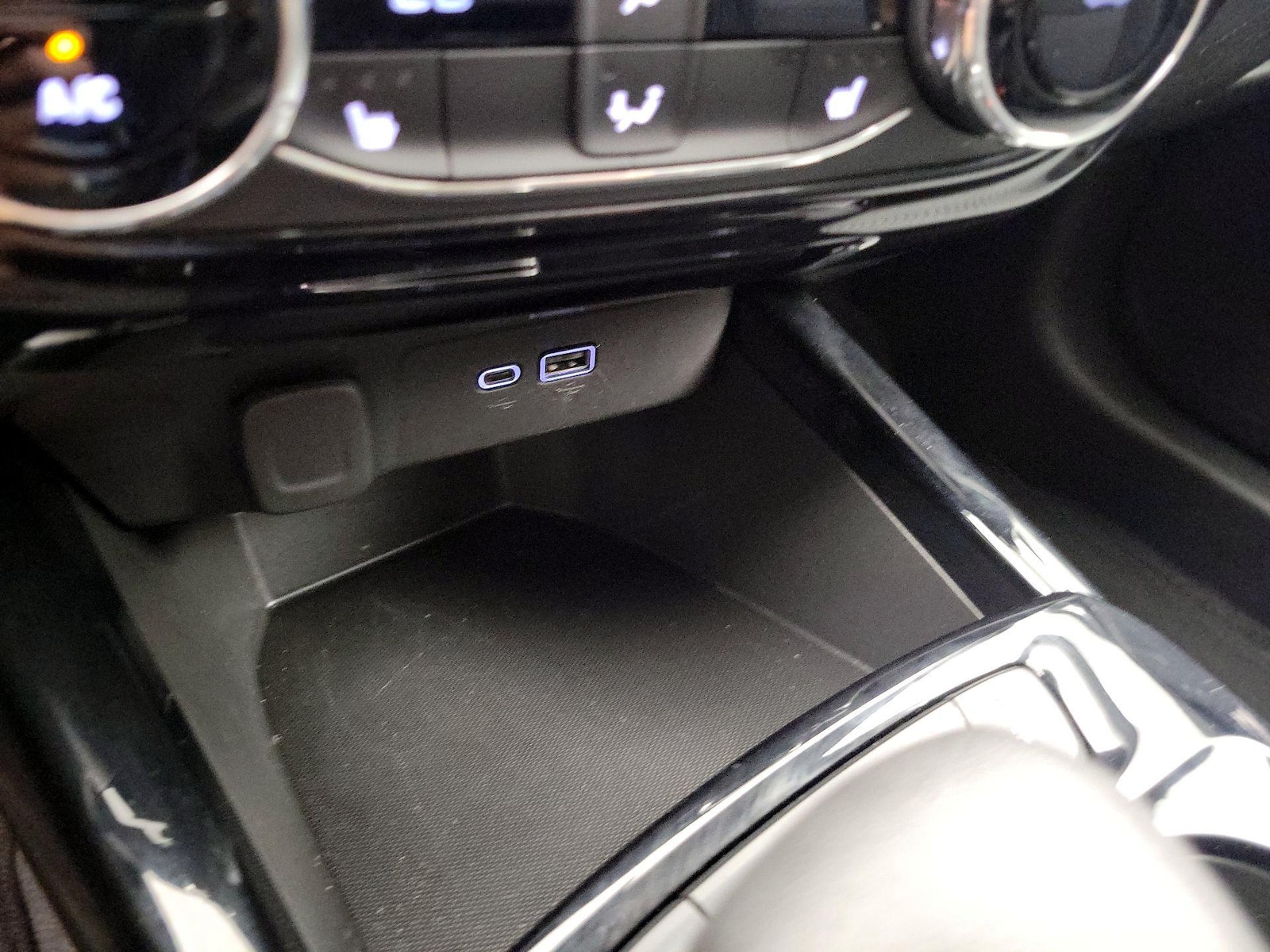 2025 Chevrolet Trax LT - Photo 19