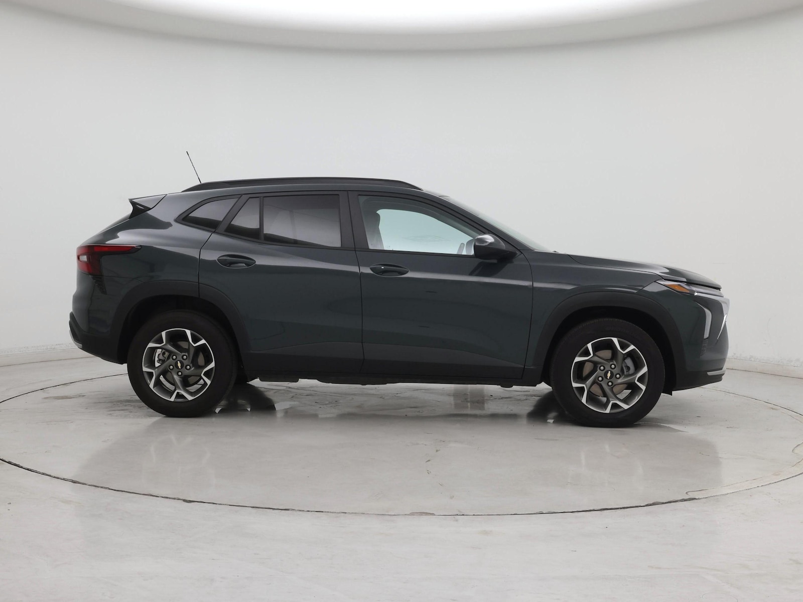 2025 Chevrolet Trax LT - Photo 8