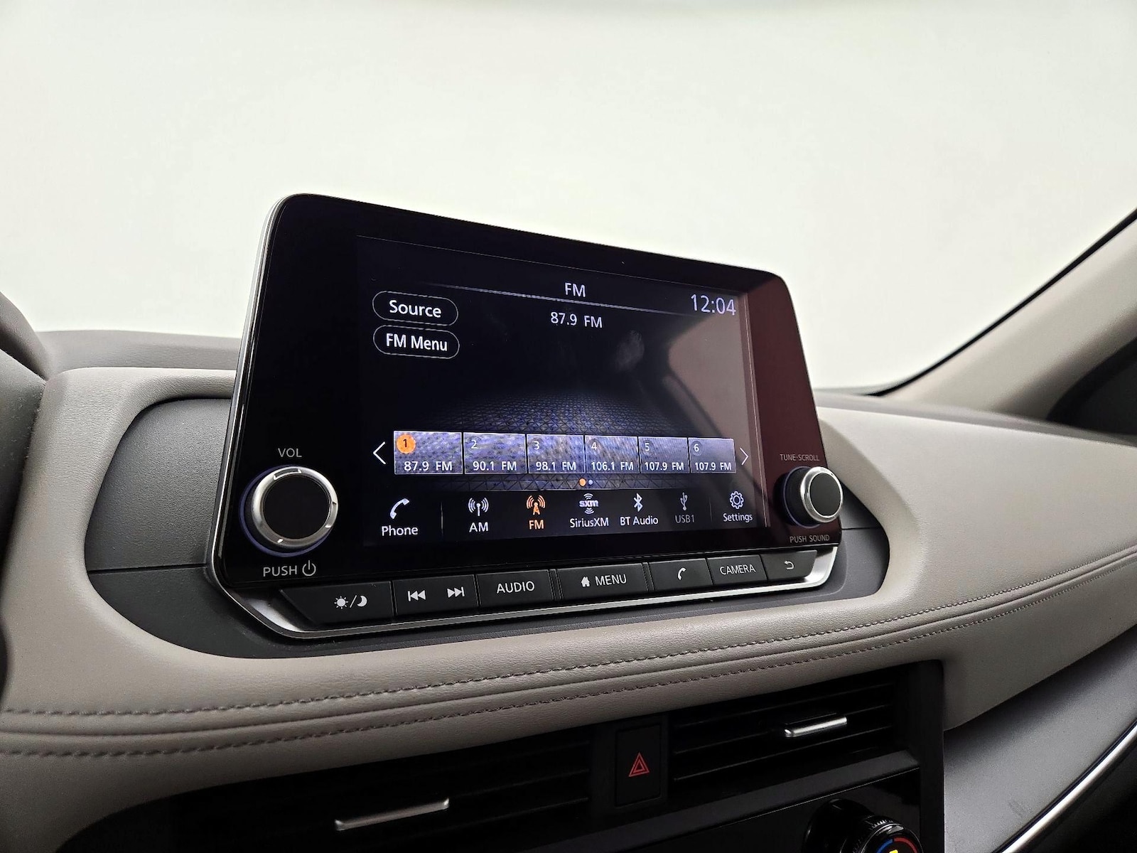 2025 Nissan Rogue SV - Photo 16