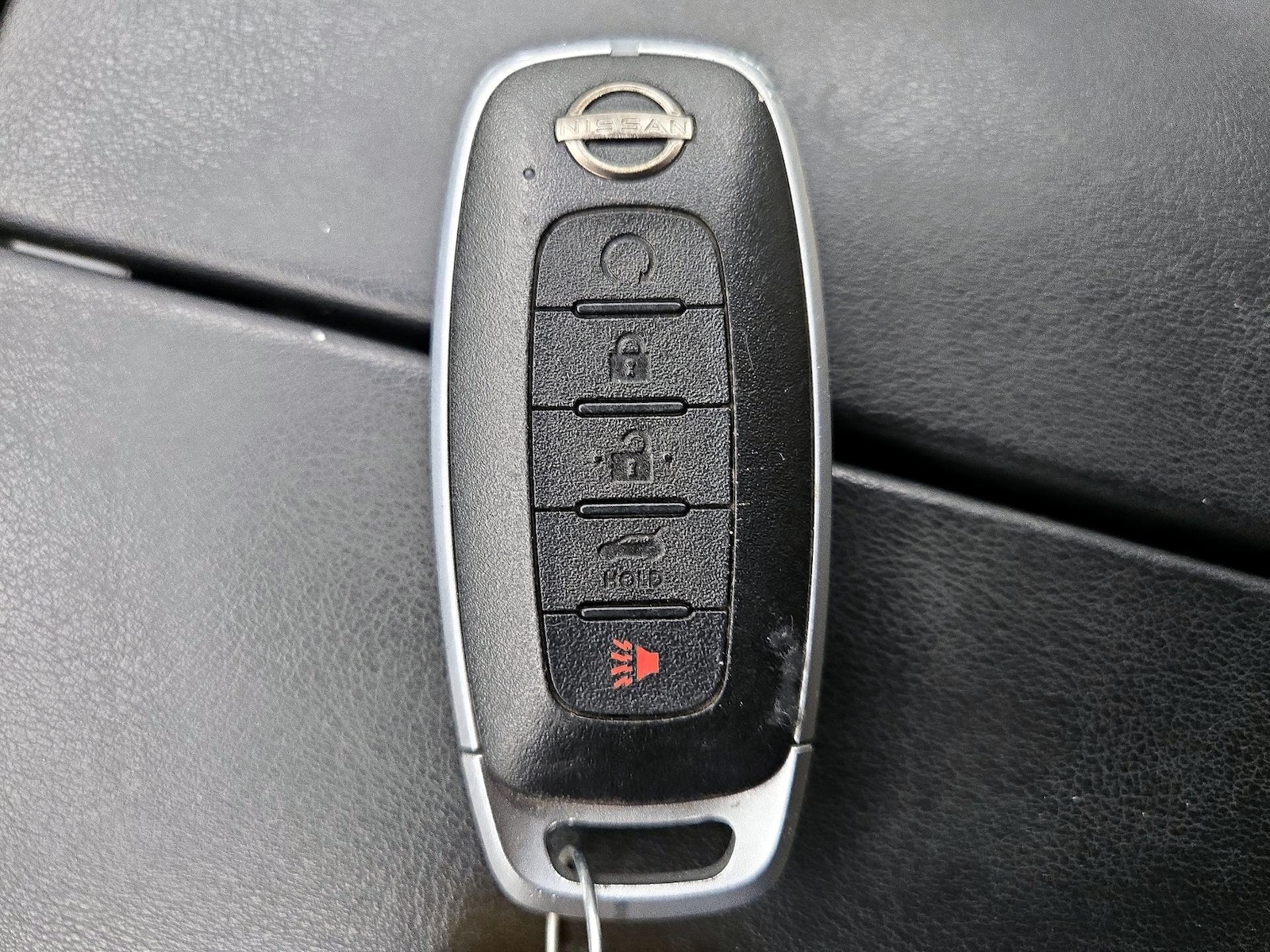 2025 Nissan Rogue SV - Photo 23