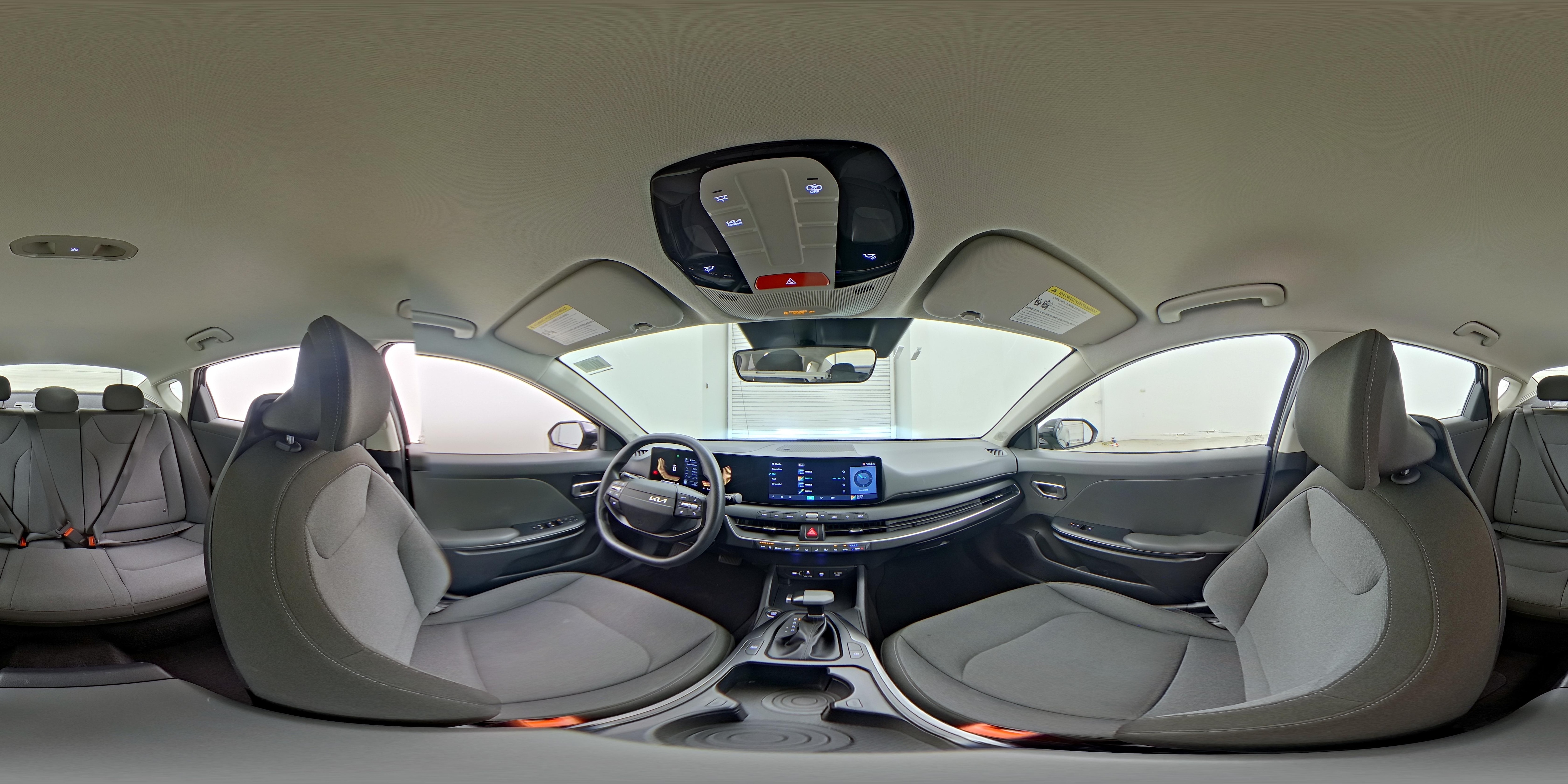 2025 Kia K4 LXS - Photo 24