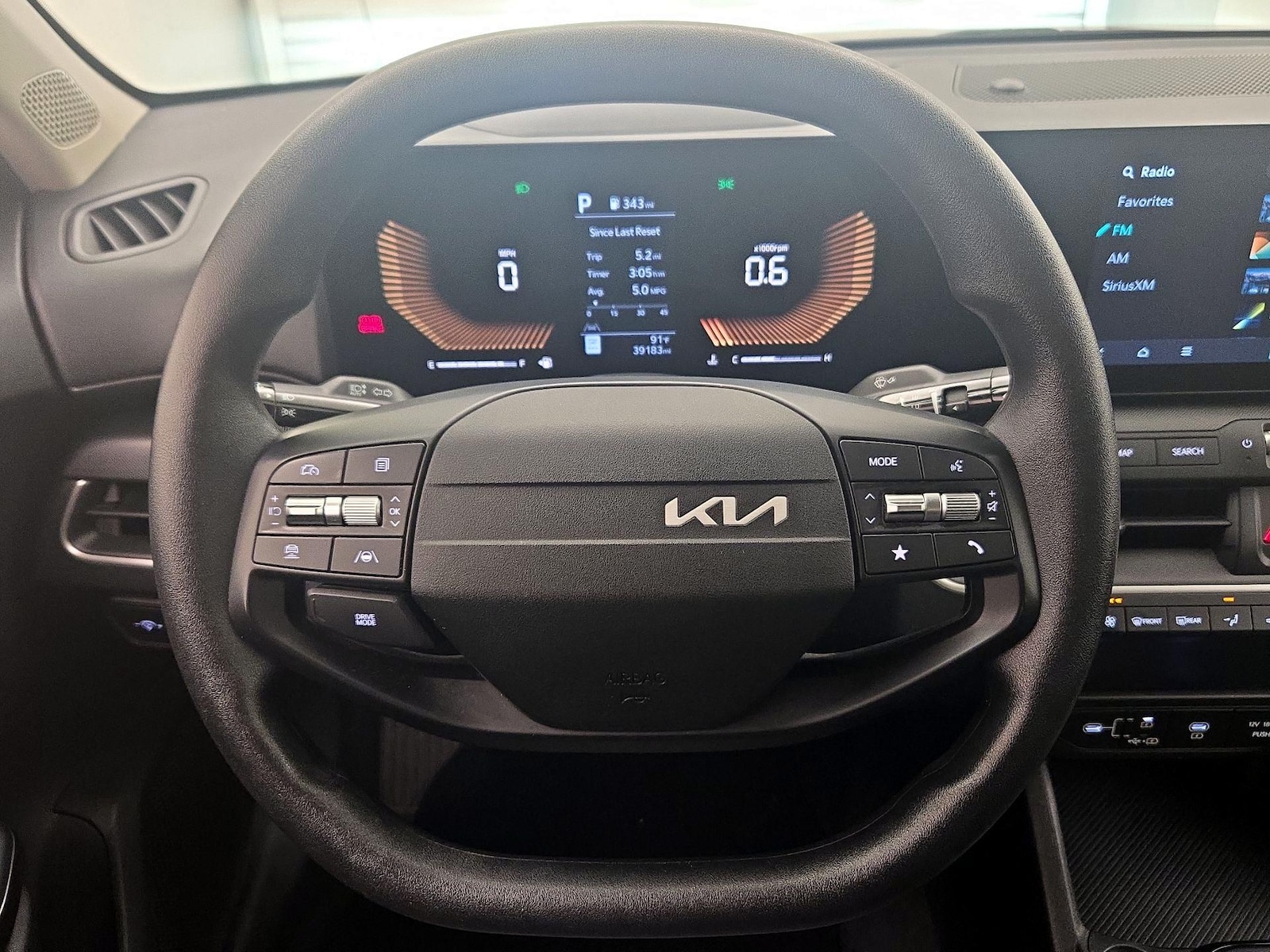 2025 Kia K4 LXS - Photo 11