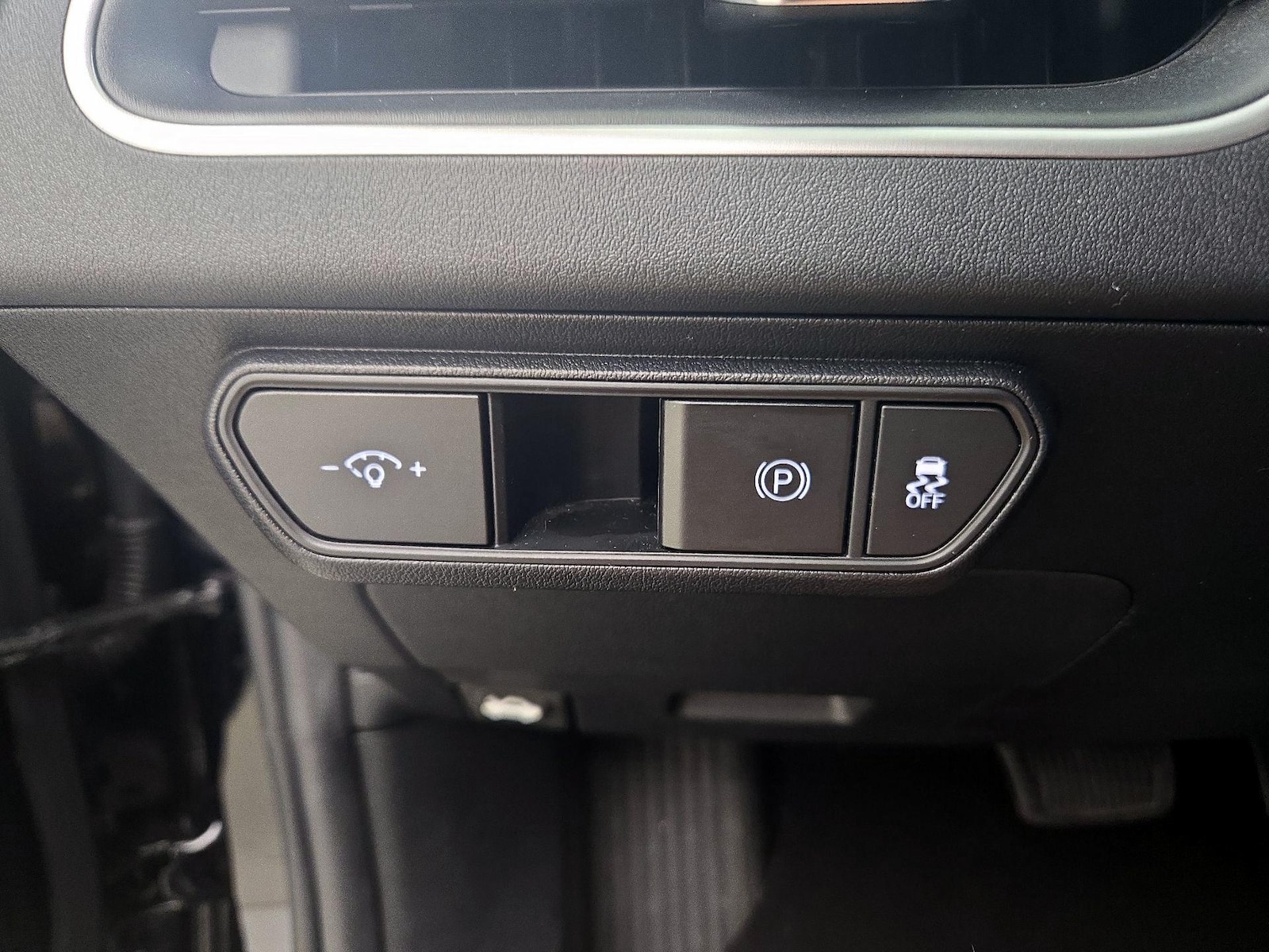 2025 Kia K4 LXS - Photo 14