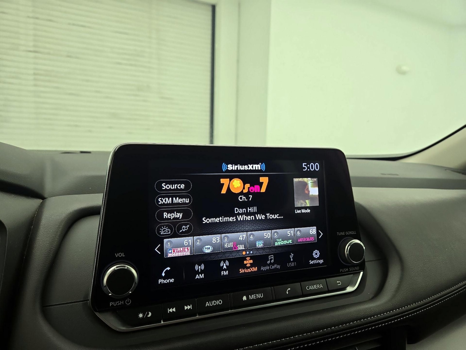 2025 Nissan Rogue SV - Photo 16