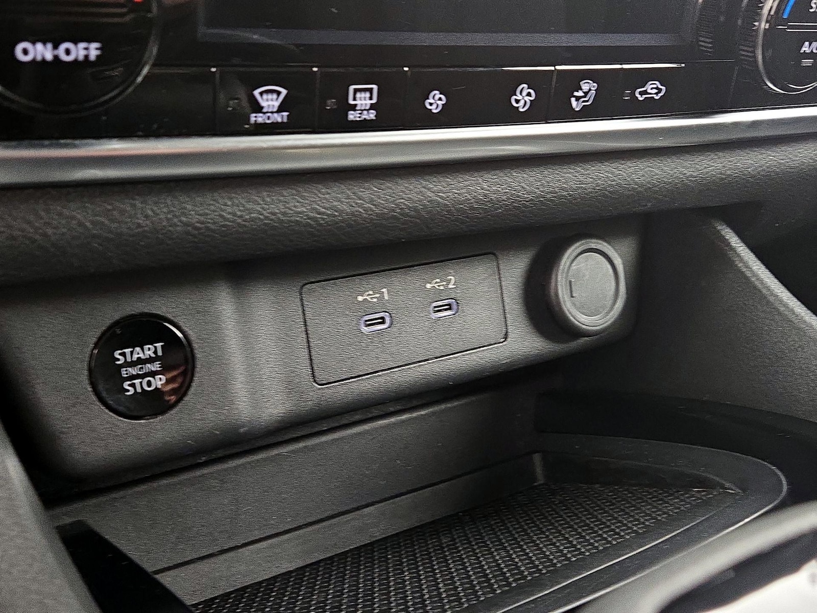 2025 Nissan Rogue SV - Photo 19