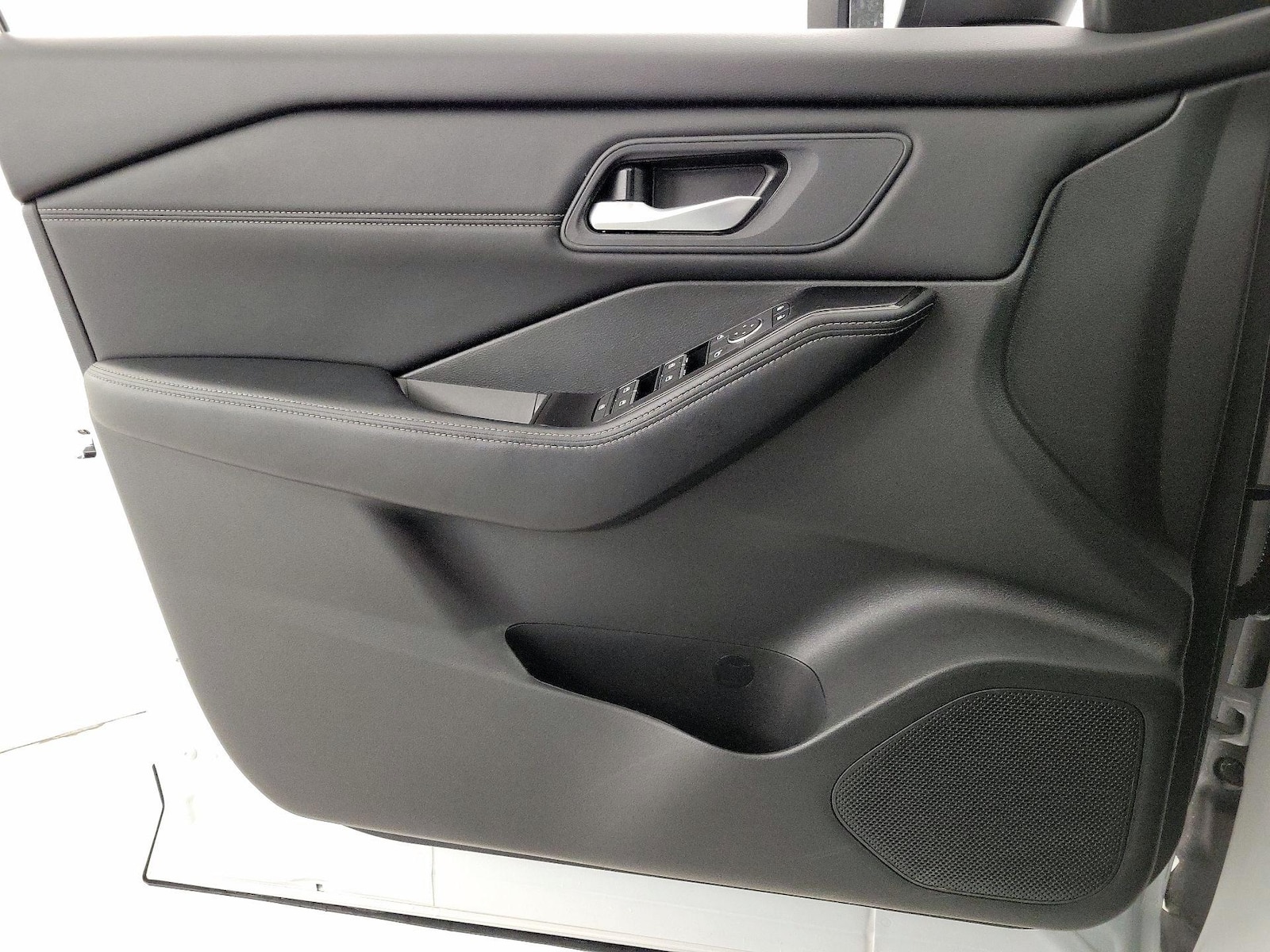 2026 Nissan Rogue SL - Photo 13