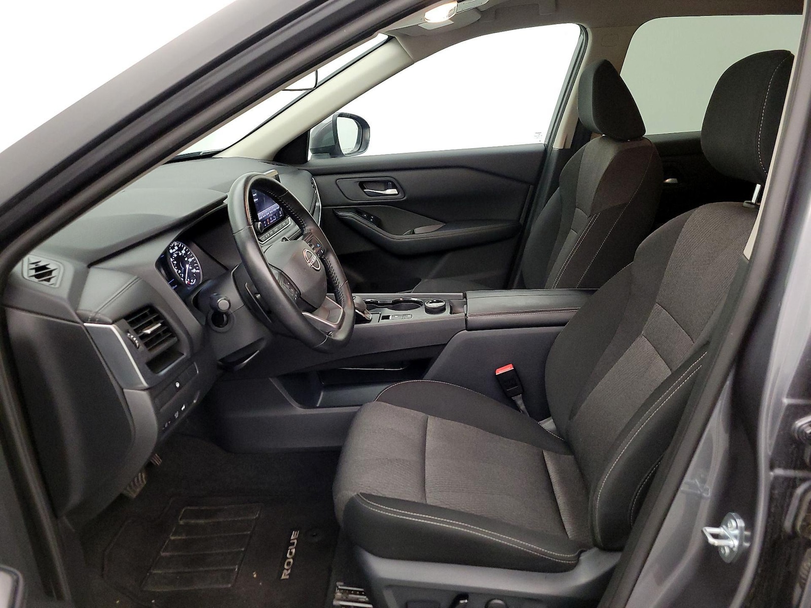 2025 Nissan Rogue SV - Photo 12