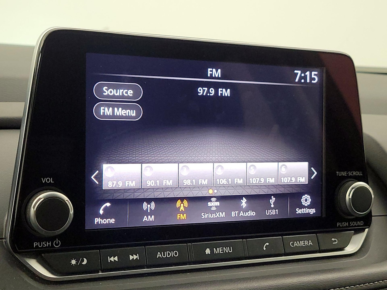 2025 Nissan Rogue SV - Photo 16