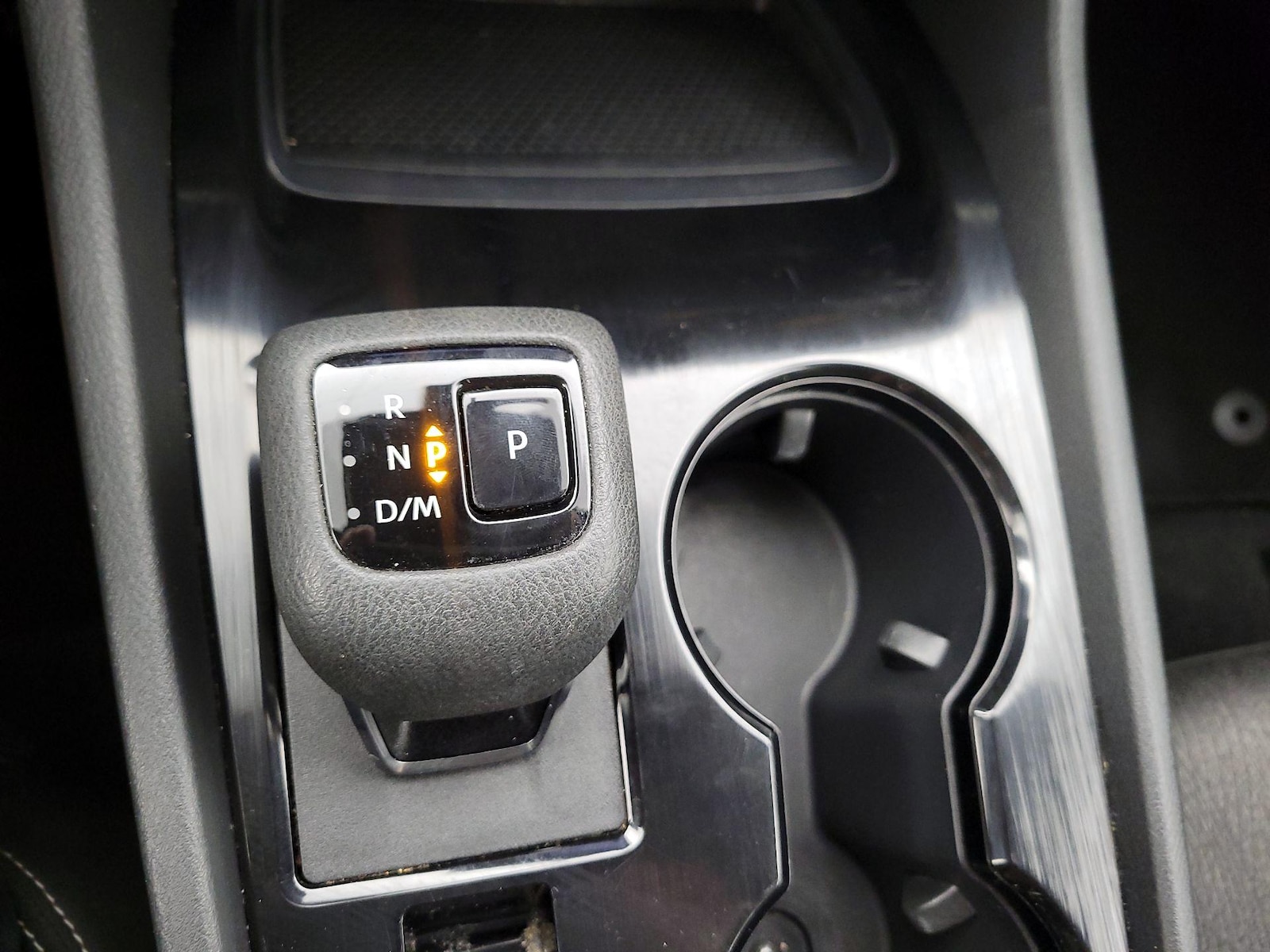 2025 Nissan Rogue SV - Photo 18