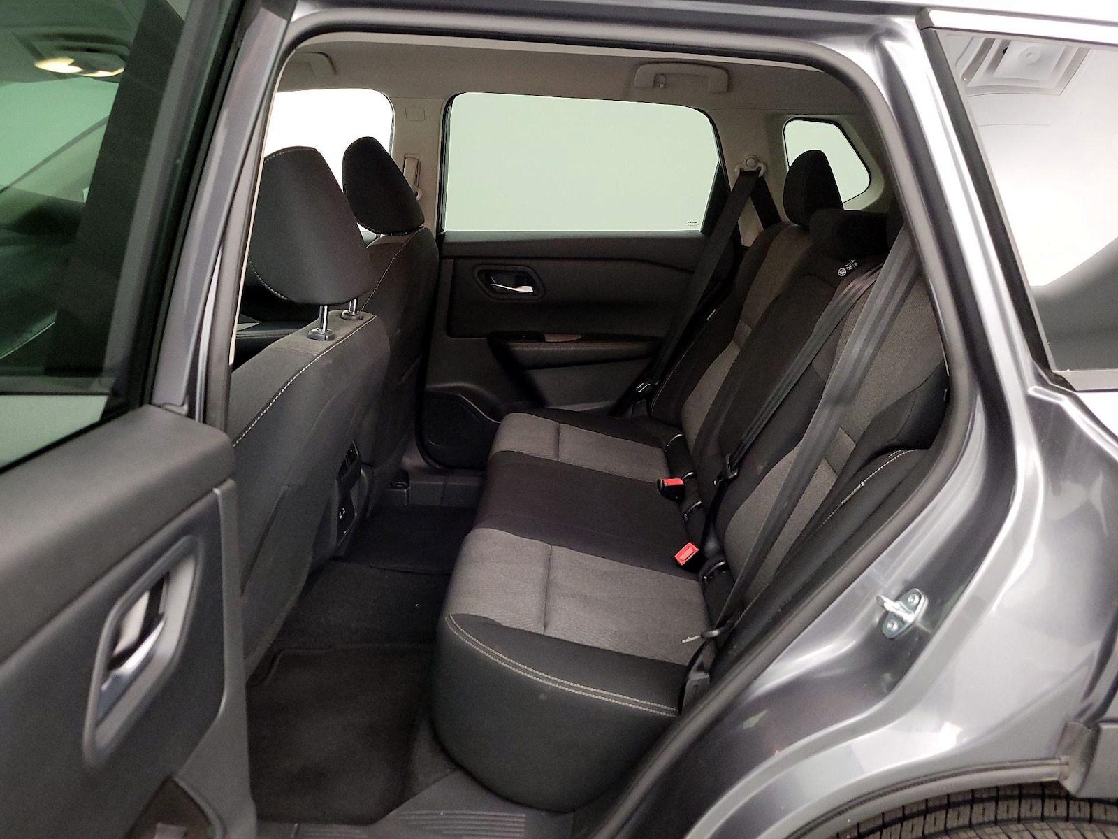 2025 Nissan Rogue SV - Photo 20
