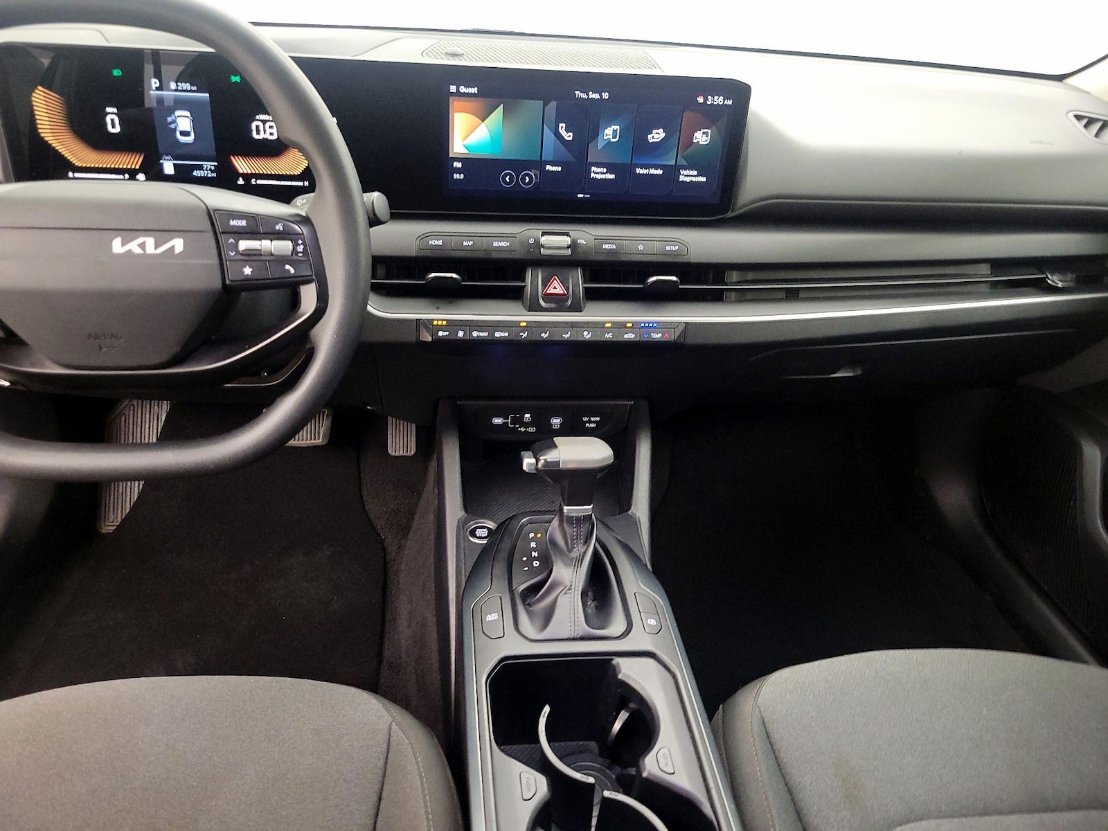 2025 Kia K4 LXS - Photo 10
