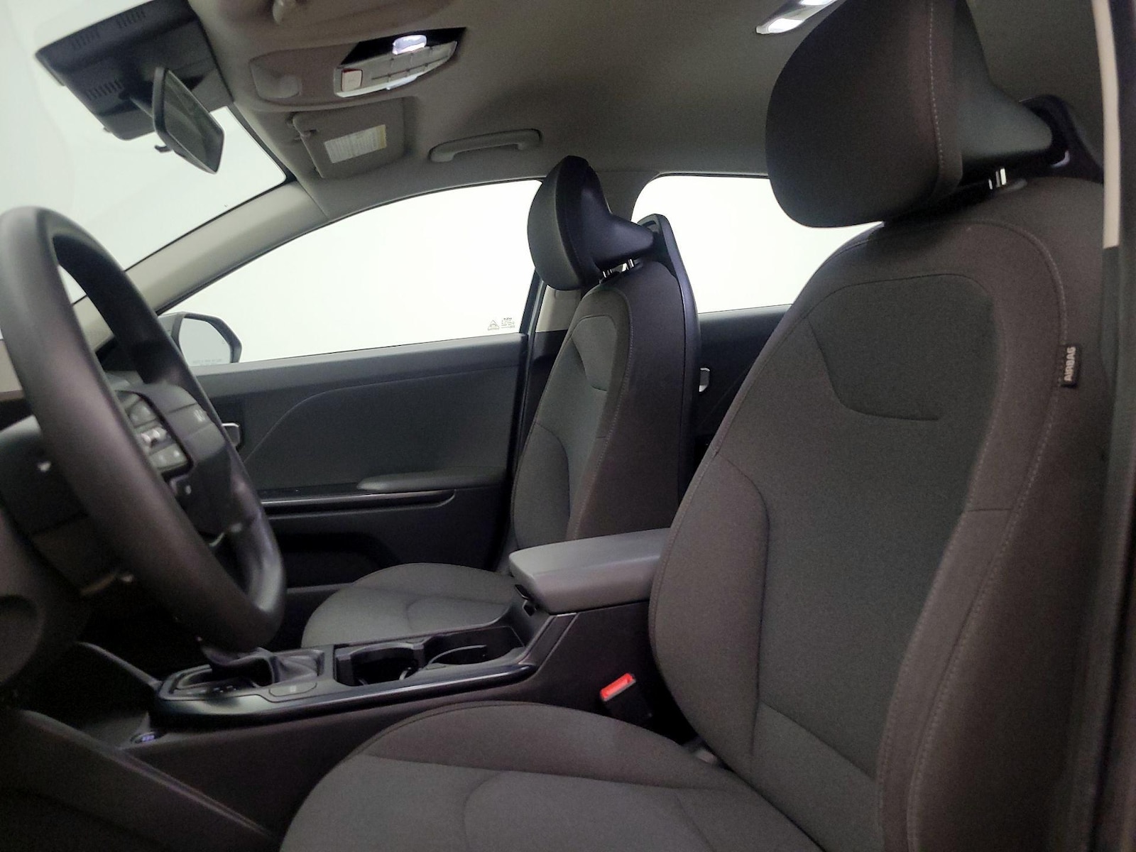2025 Kia K4 LXS - Photo 12