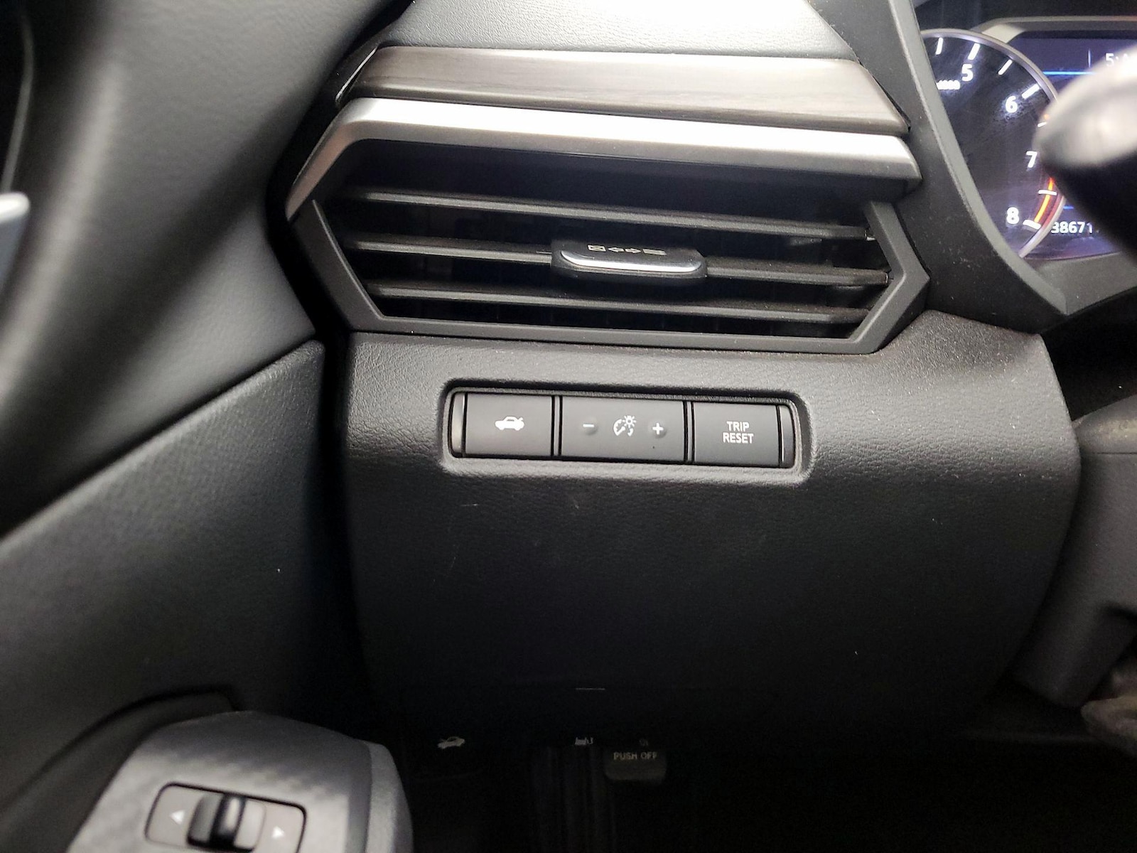 2025 Nissan Altima SV - Photo 14