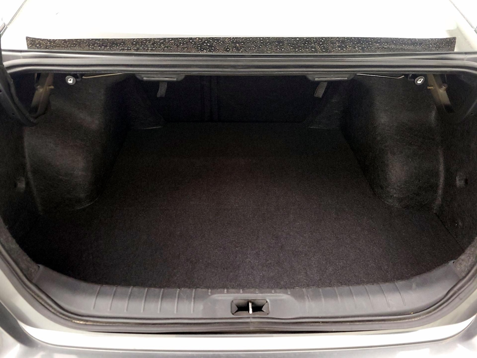 2025 Nissan Altima SV - Photo 21
