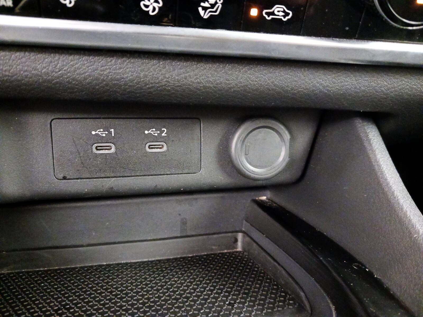 2025 Nissan Rogue SV - Photo 19