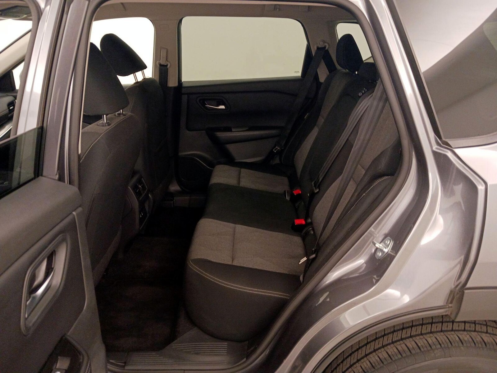 2025 Nissan Rogue SV - Photo 20