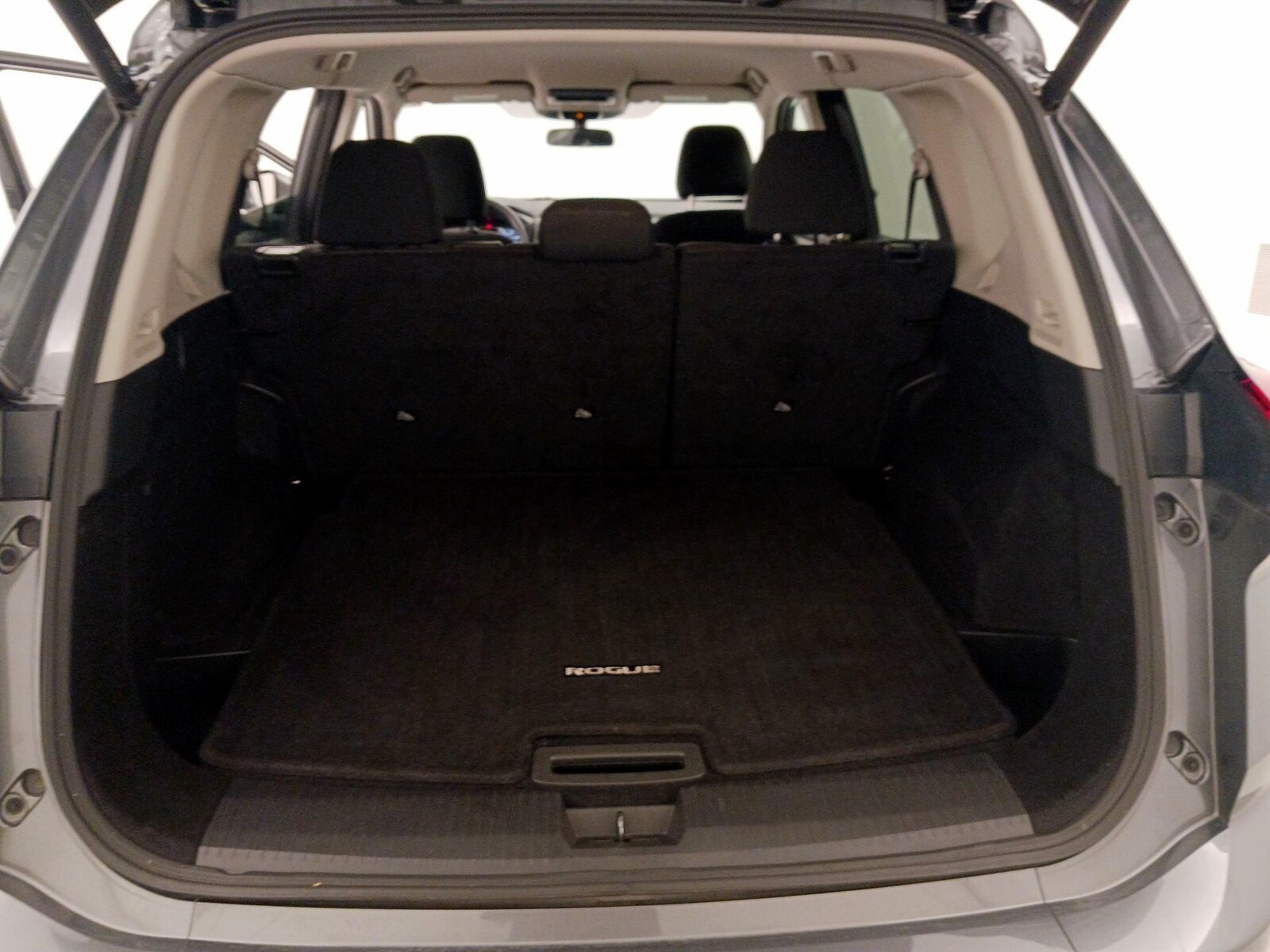 2025 Nissan Rogue SV - Photo 21