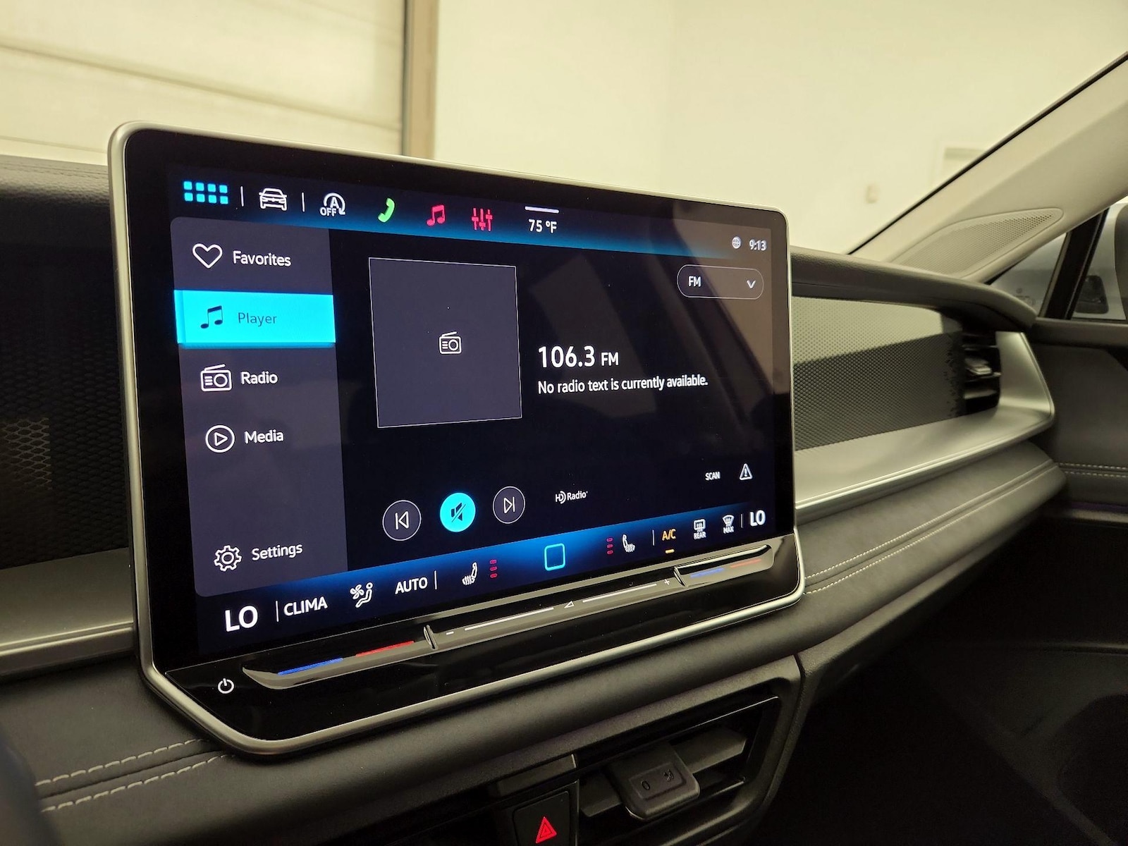 2026 Volkswagen Tiguan SE - Photo 16